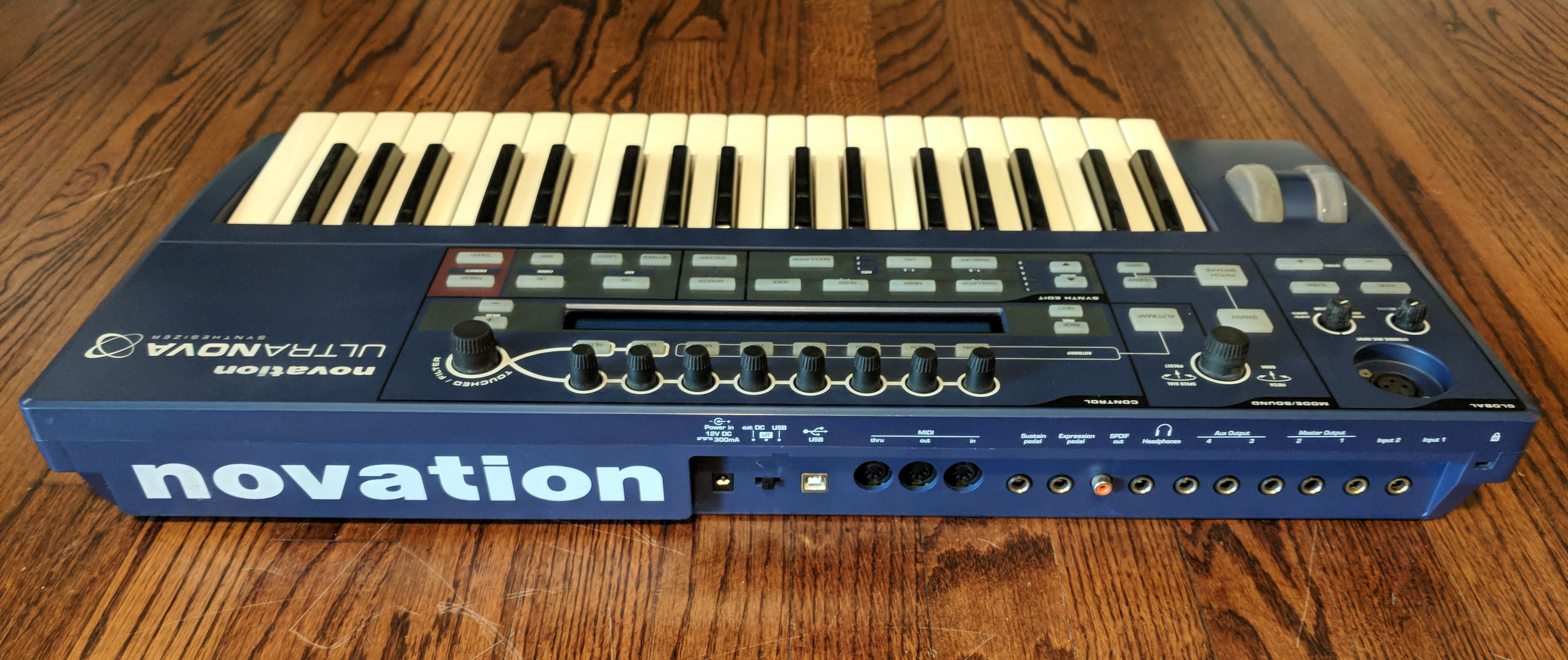 Novation UltraNova — view 2