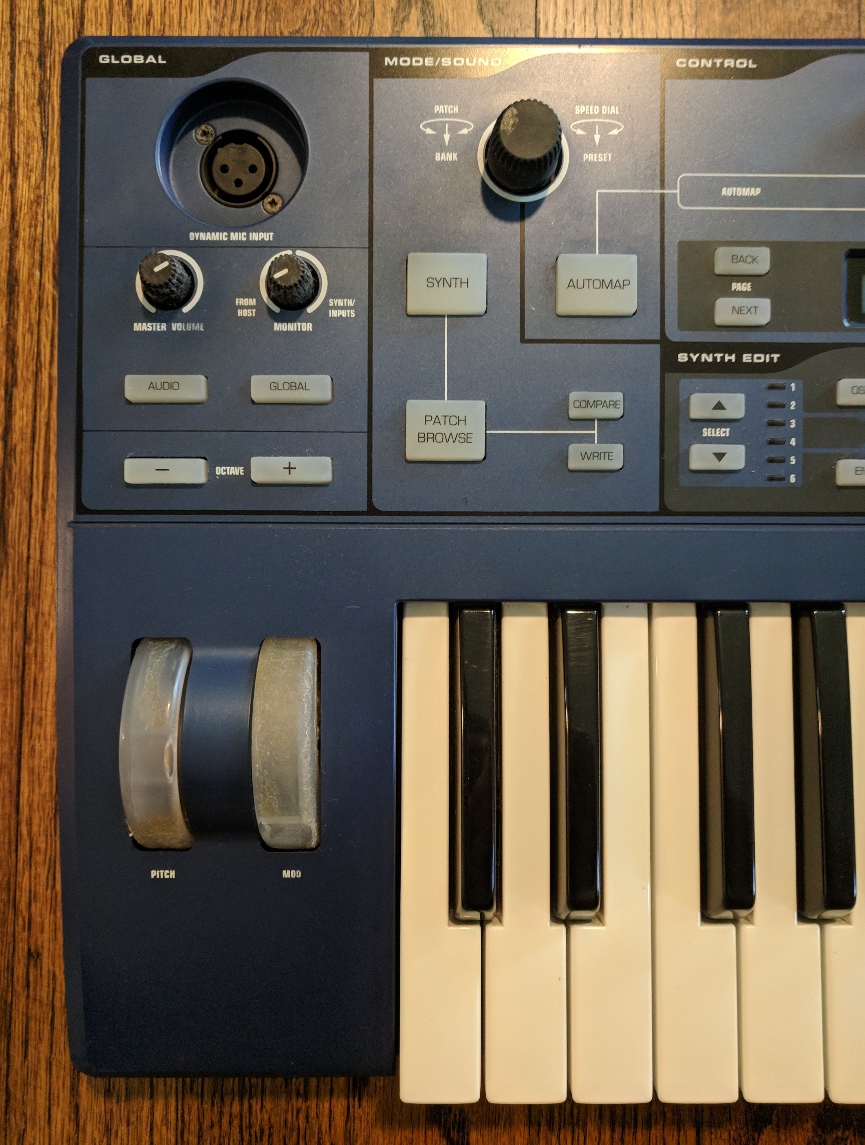 Novation UltraNova — view 4