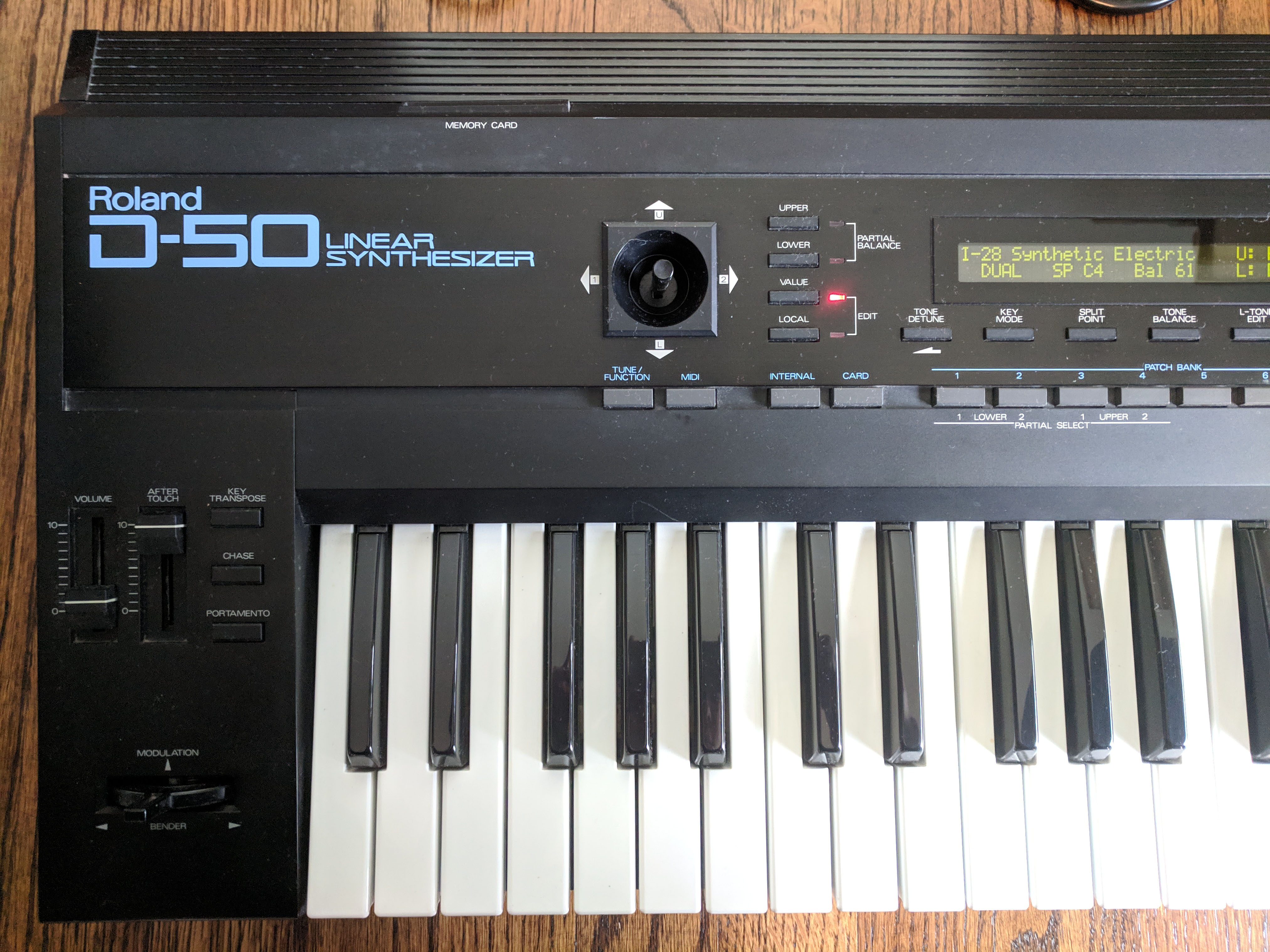 Roland D-50 — view 5