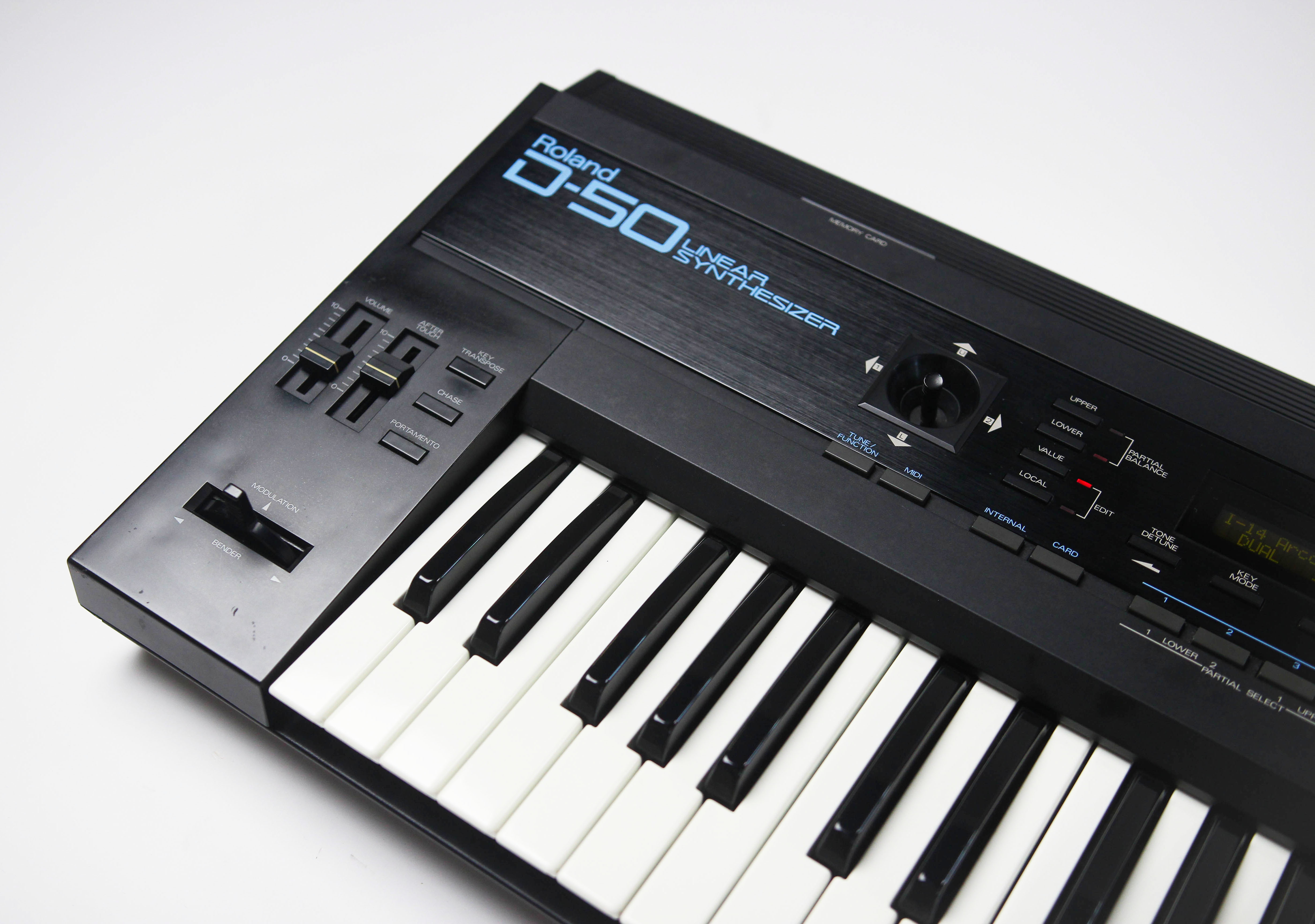 Roland D-50 — view 8