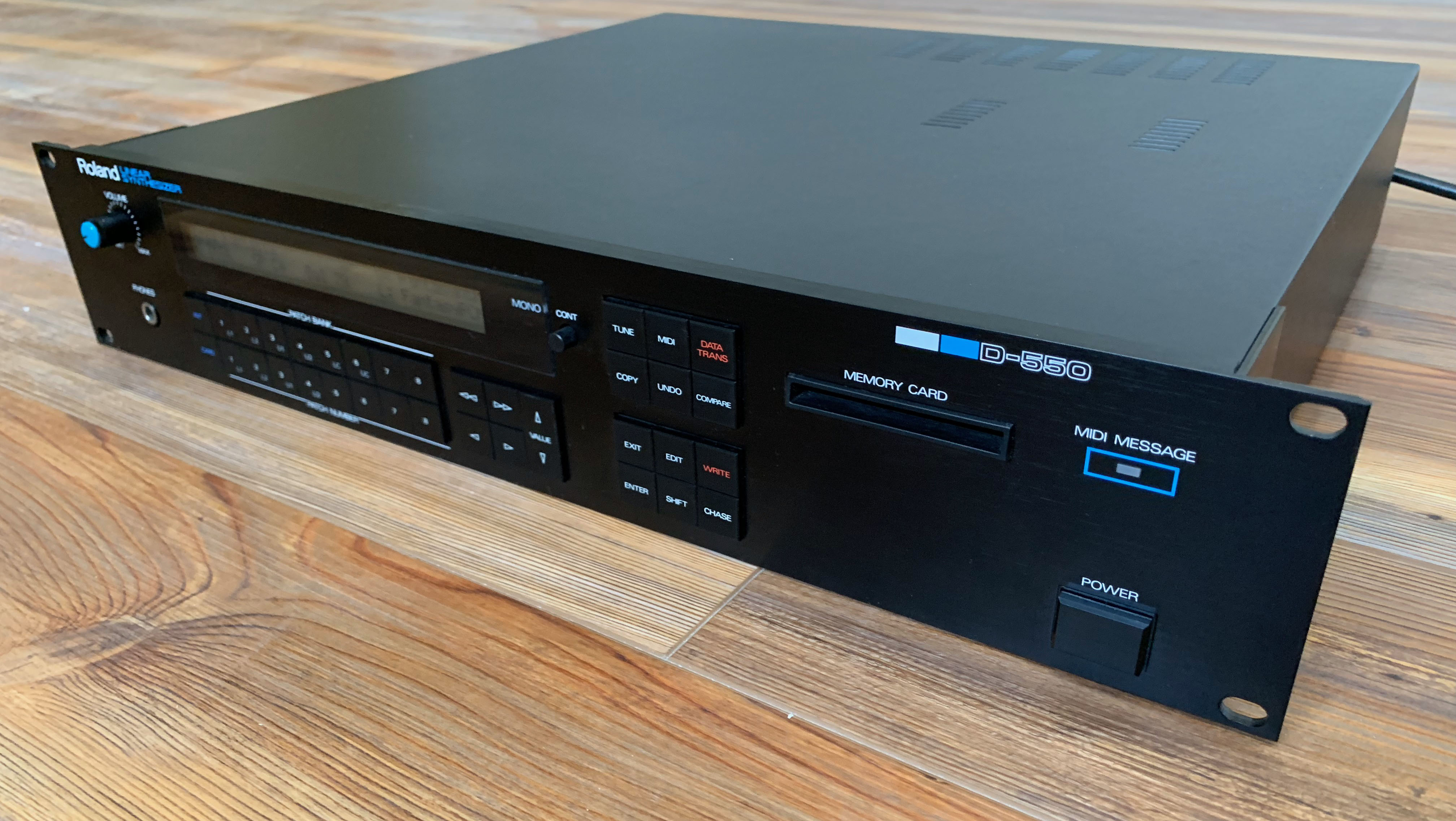 Roland D-550 — view 3