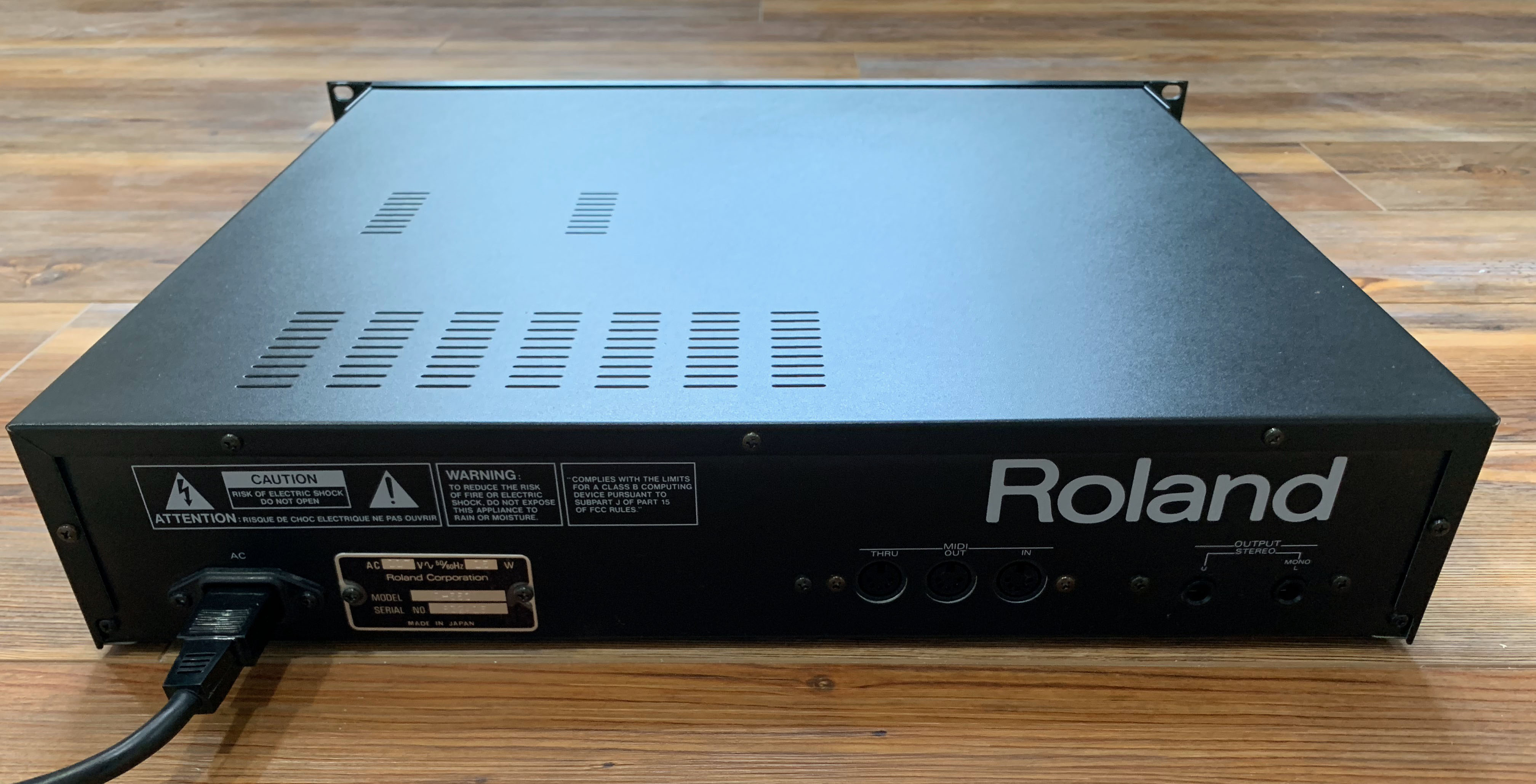 Roland D-550 — view 5