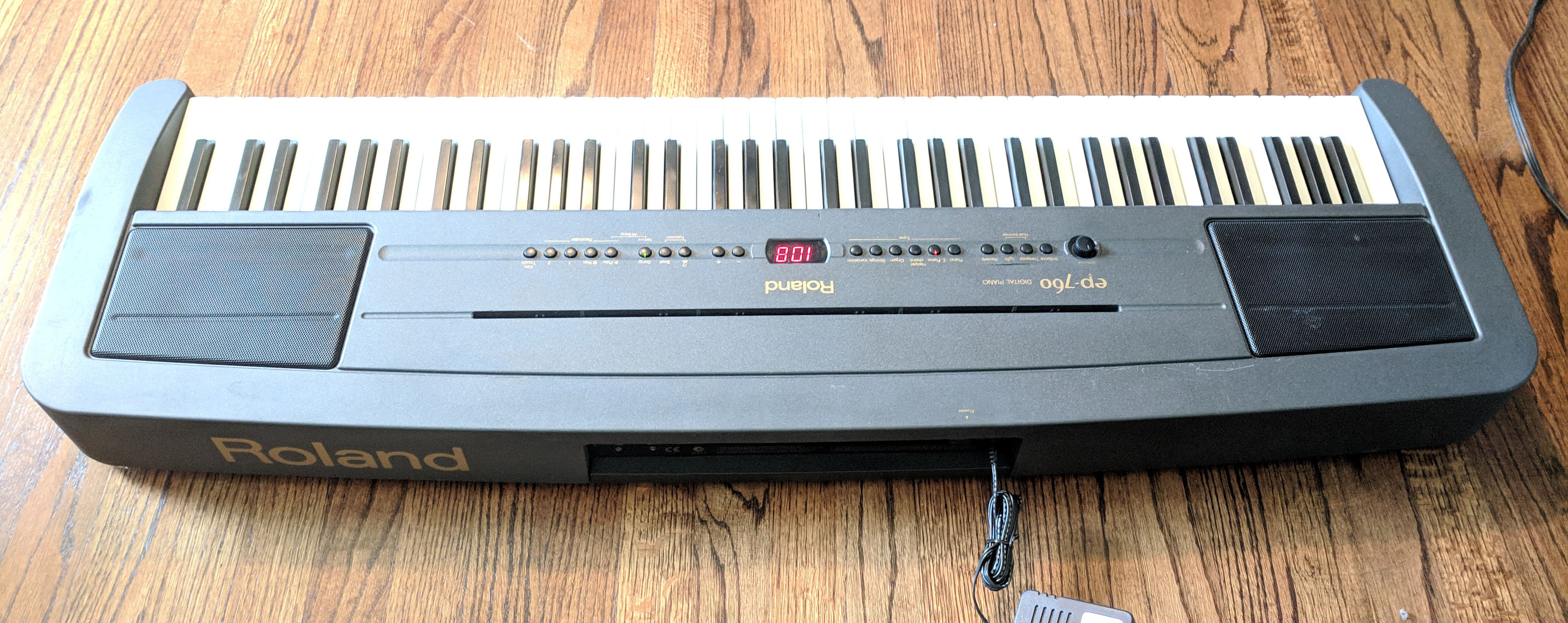 Roland EP-760 — view 2