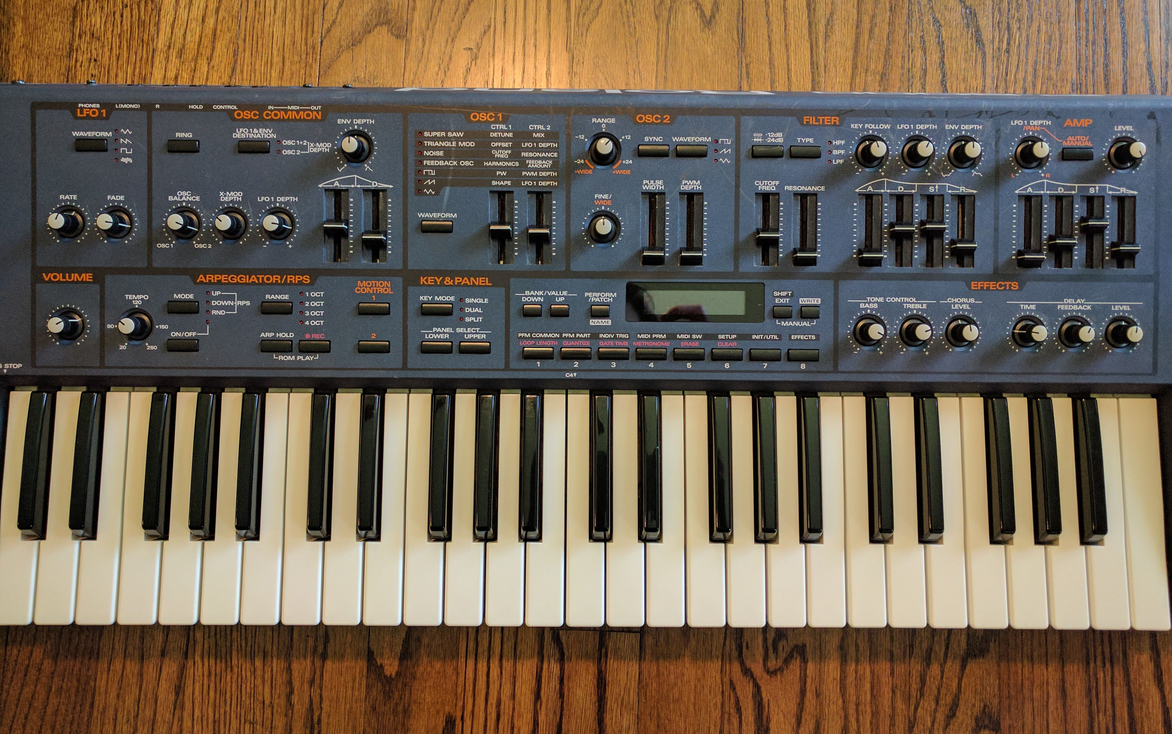 Roland JP-8000 — view 3