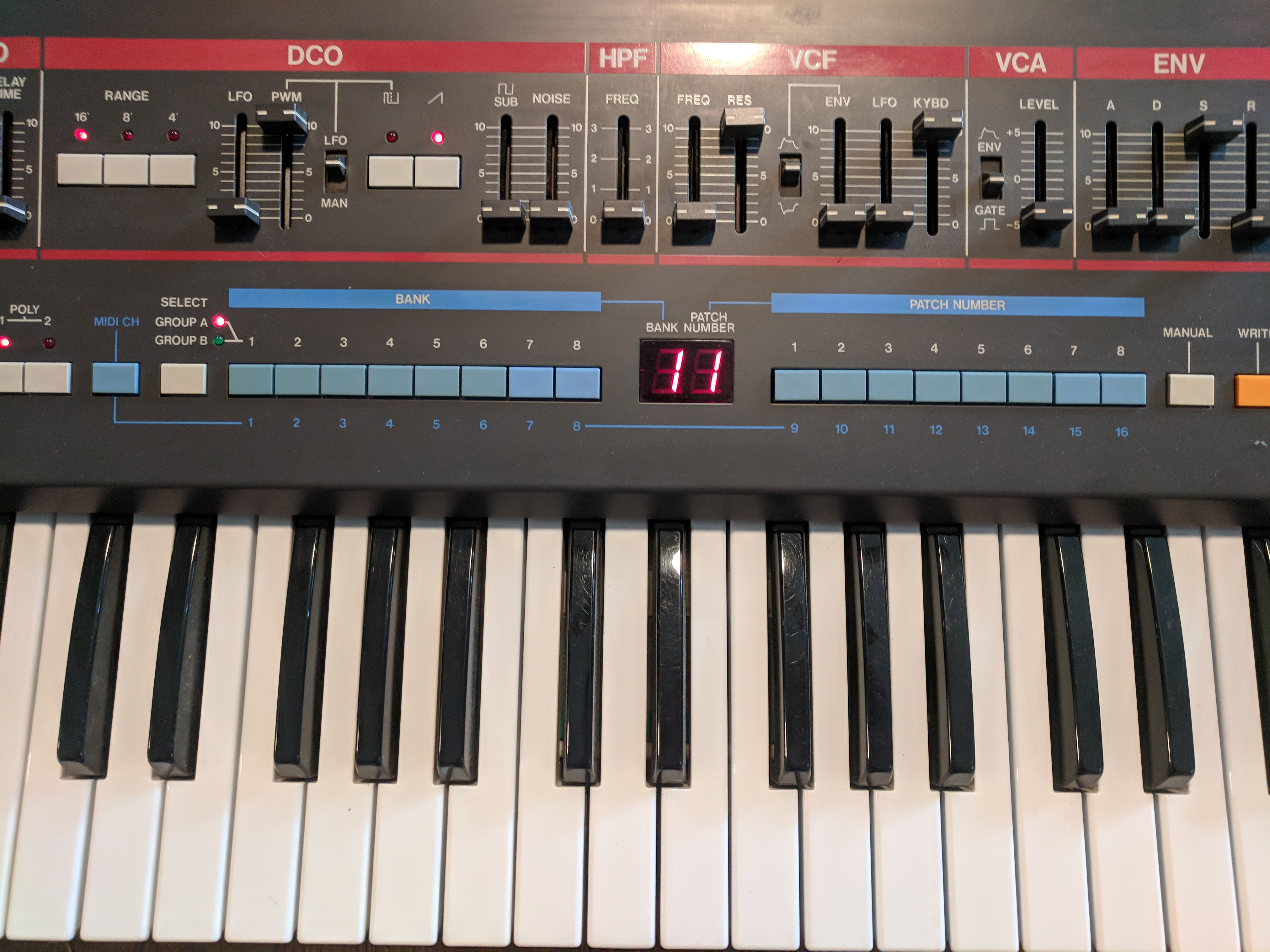 Roland Juno-106 — view 2