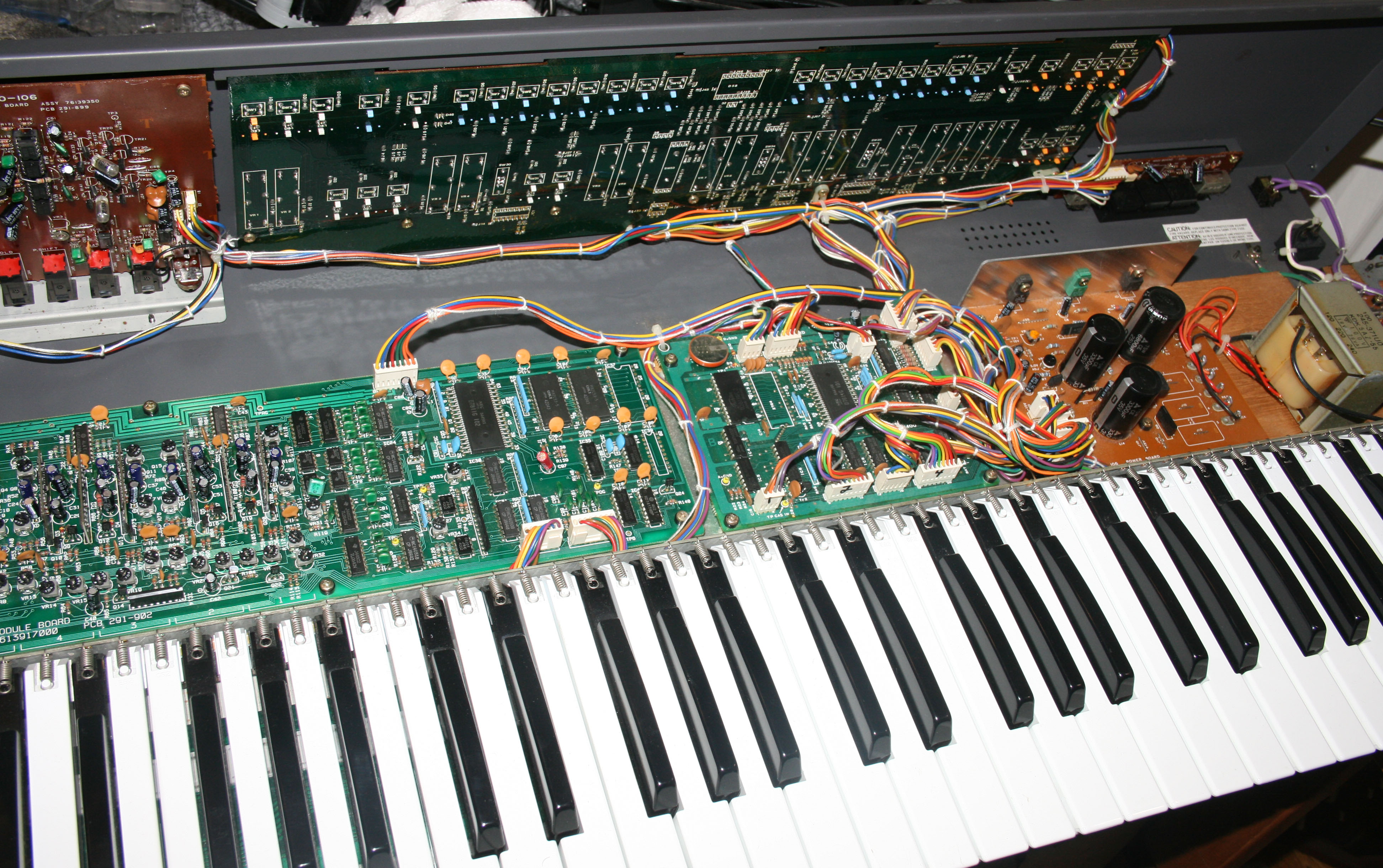 Roland Juno-106 — view 4