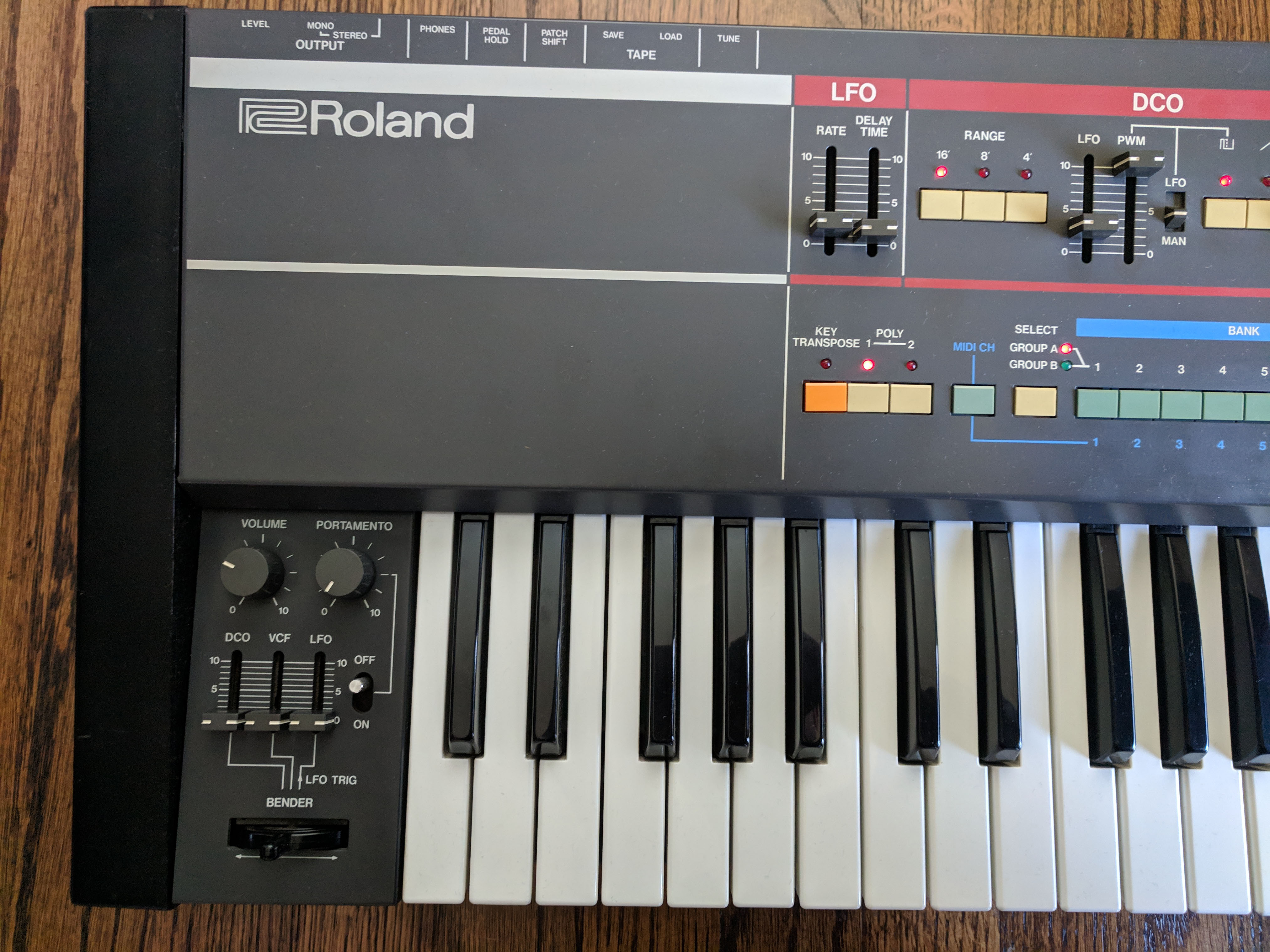 Roland Juno-106 — view 6