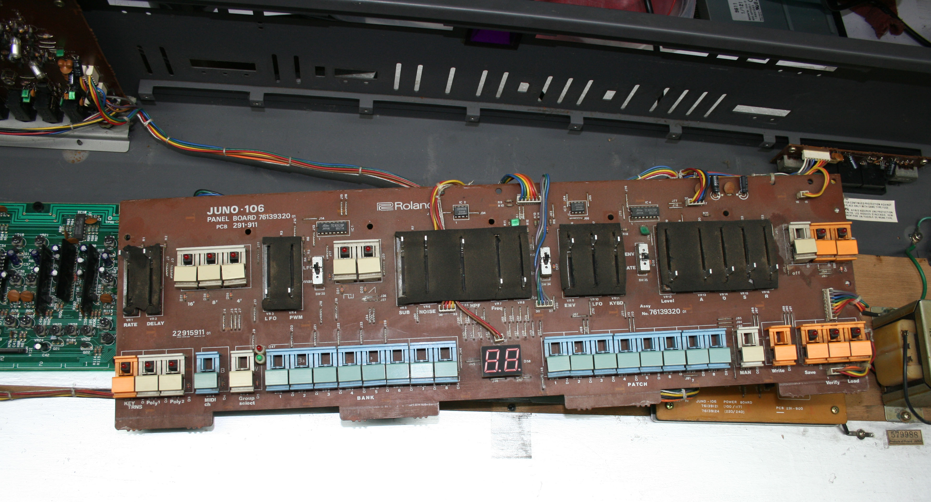 Roland Juno-106 — view 8