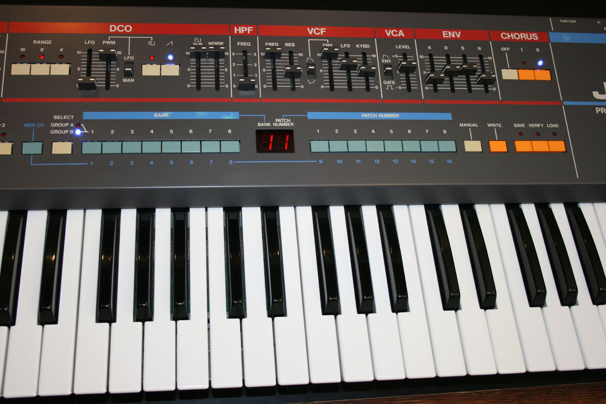Roland Juno-106 — view 12