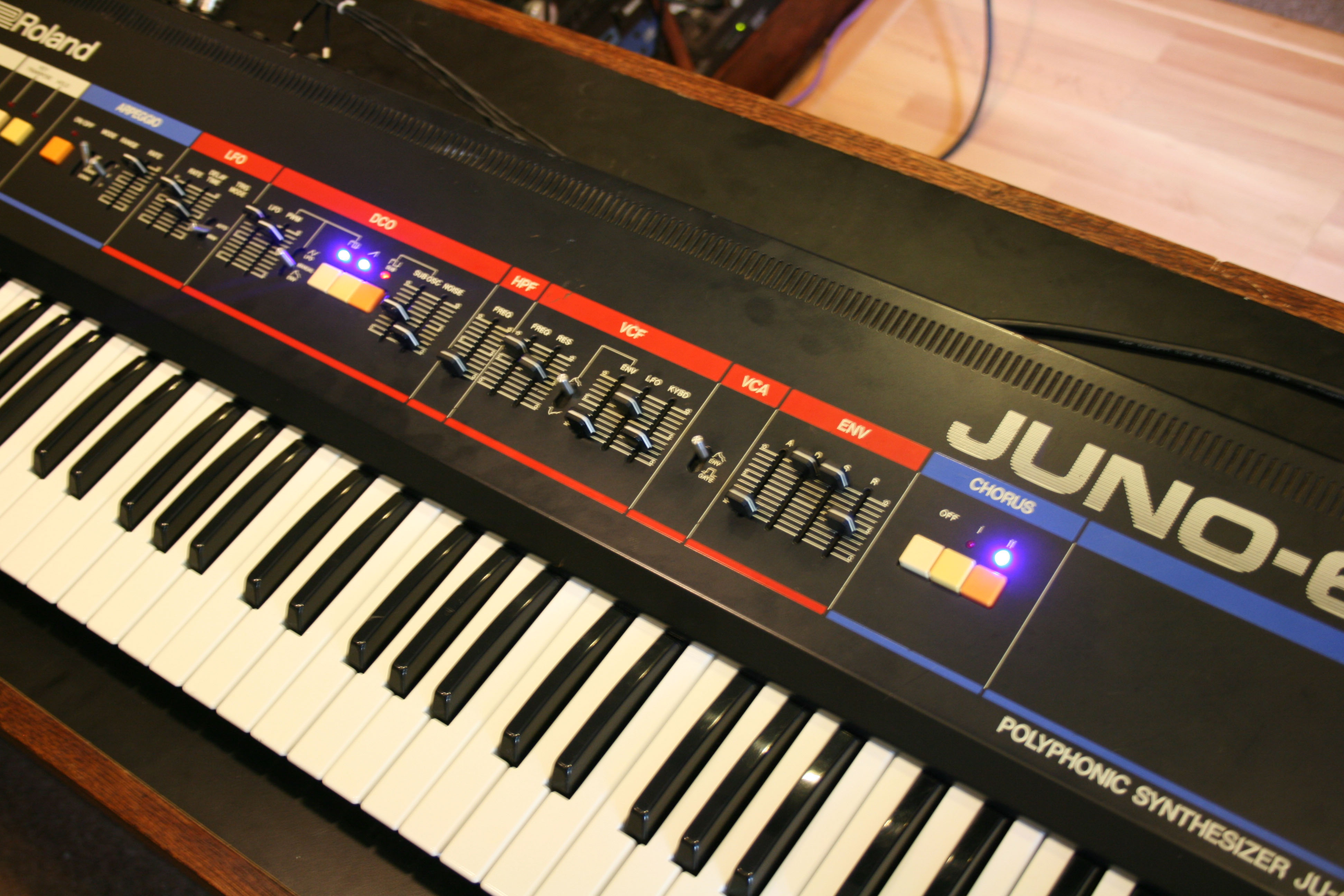 Roland Juno-6 — view 5