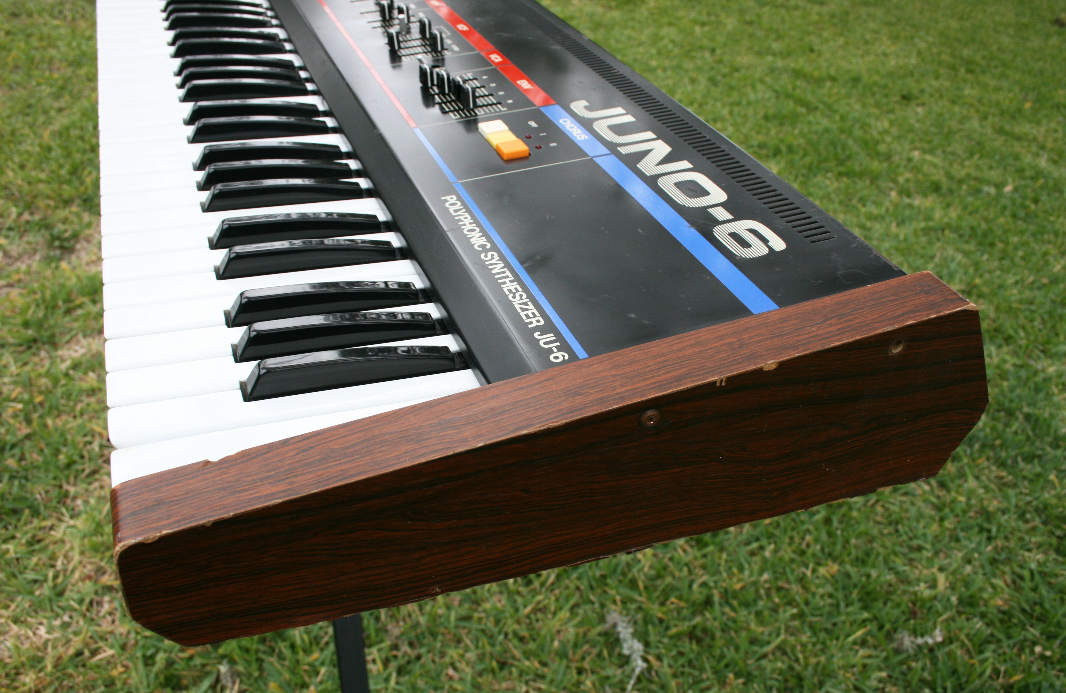 Roland Juno-6 — view 9