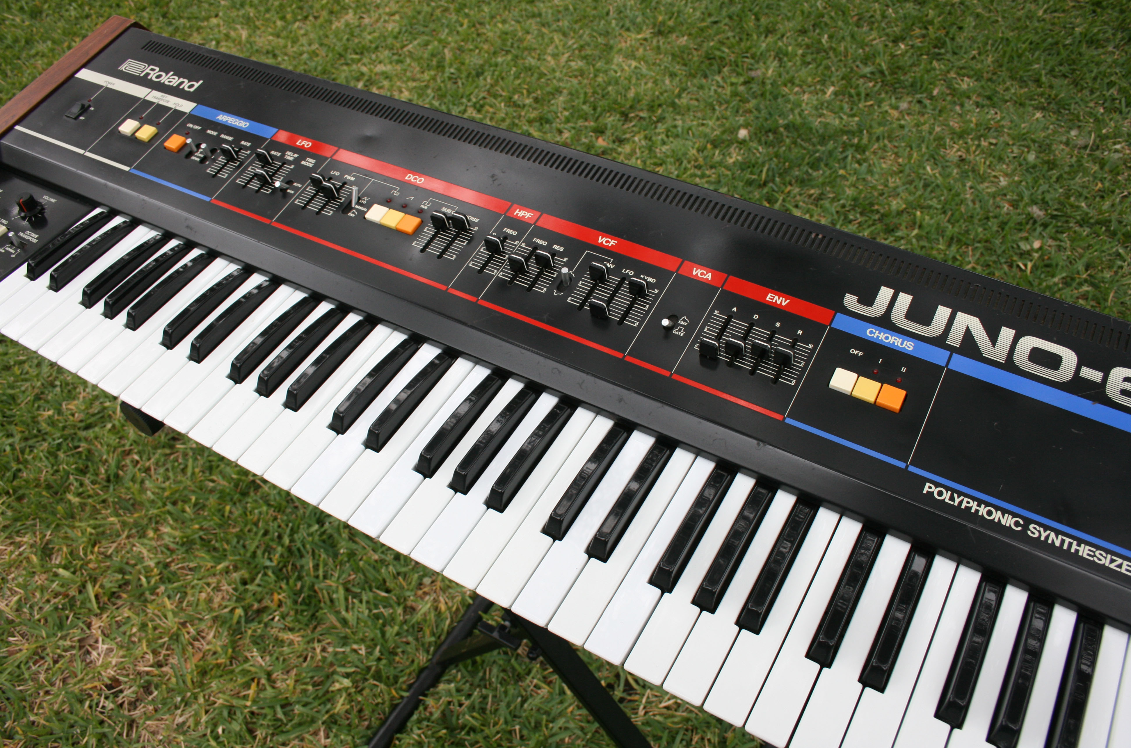 Roland Juno-6 — view 10