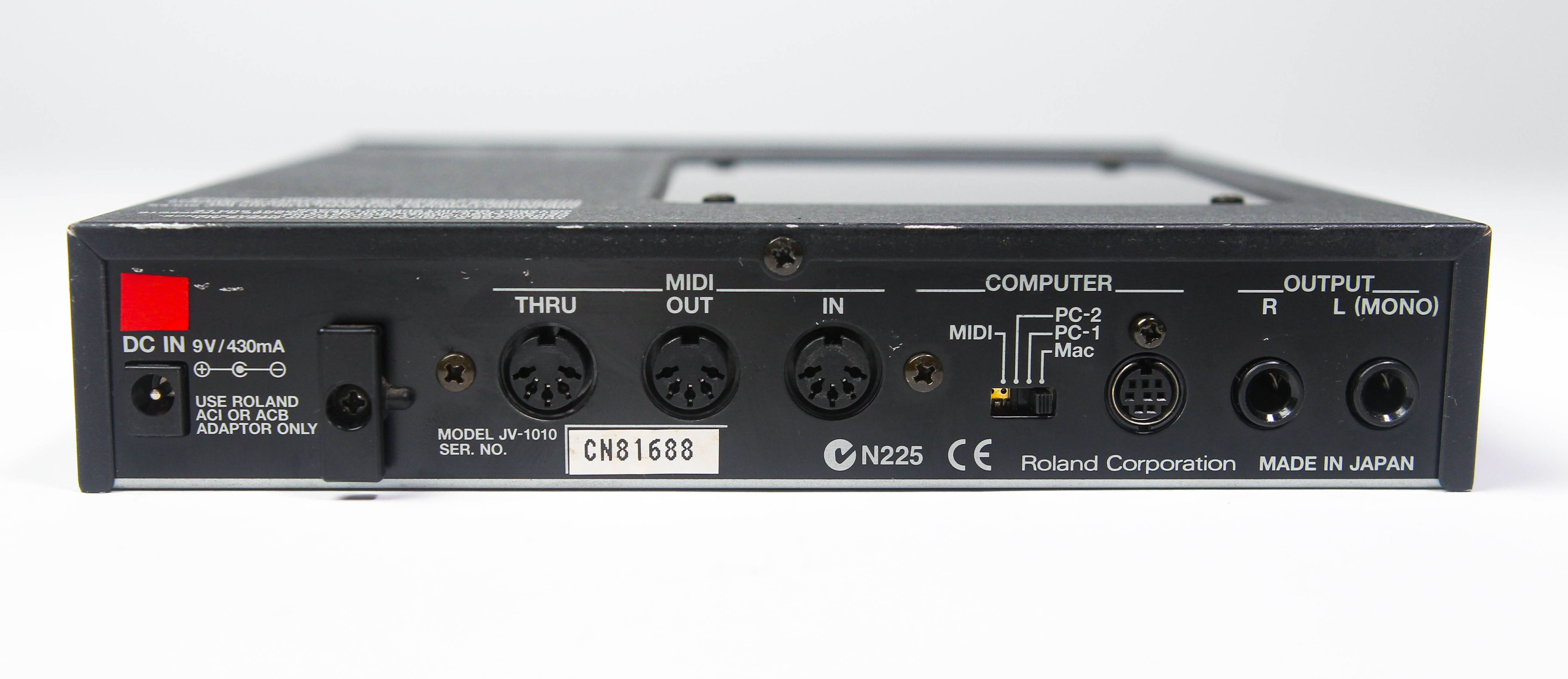 Roland JV-1010 — view 2