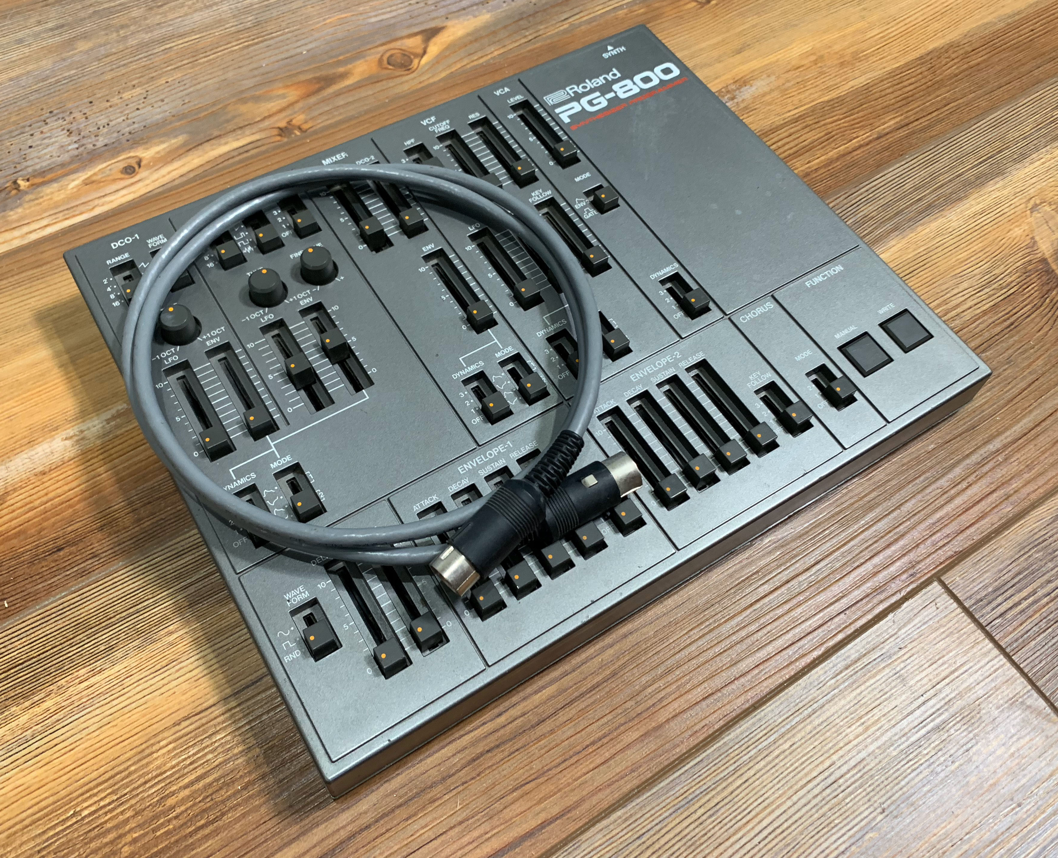 Roland PG-800 — view 4