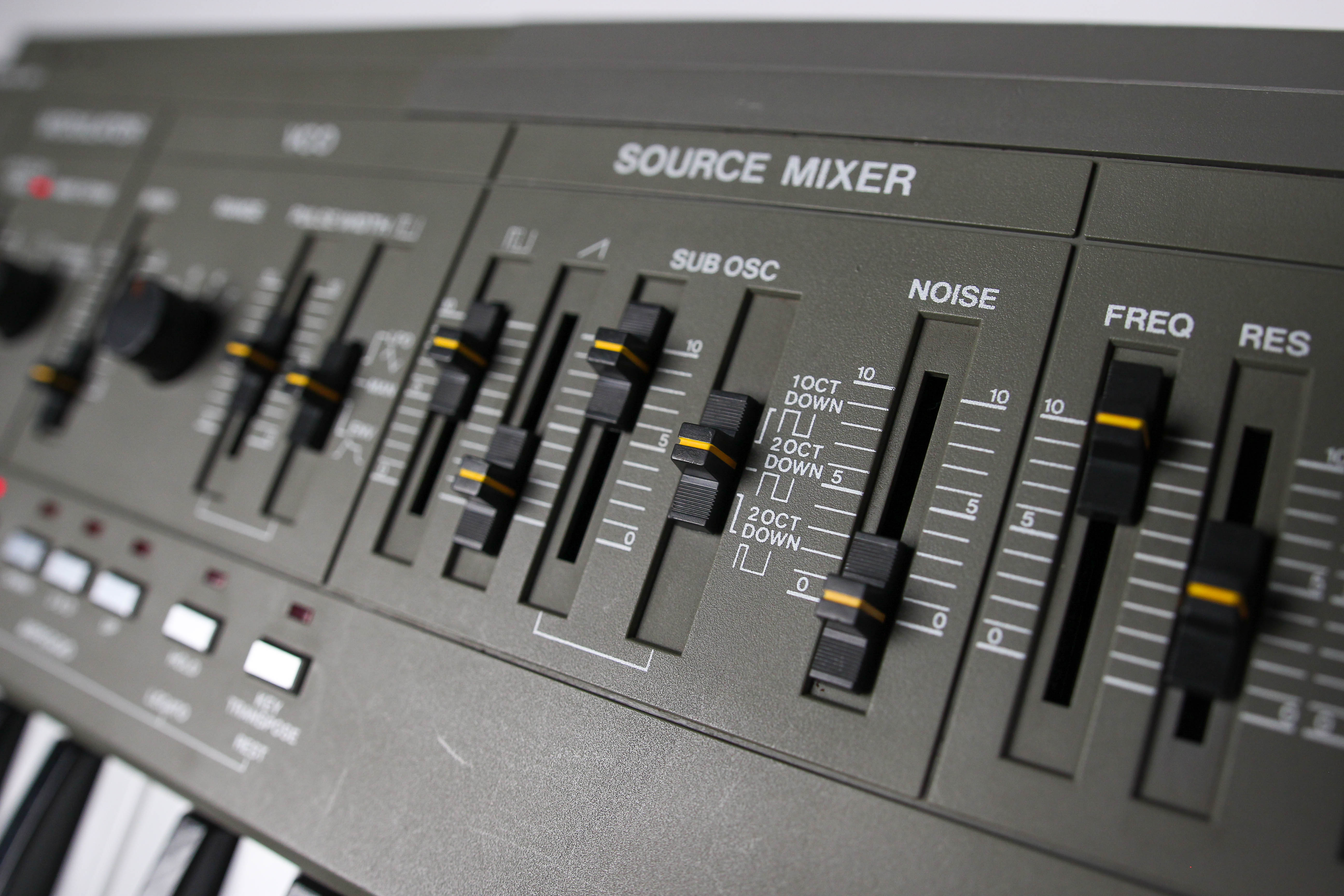 Roland SH-101 — view 10