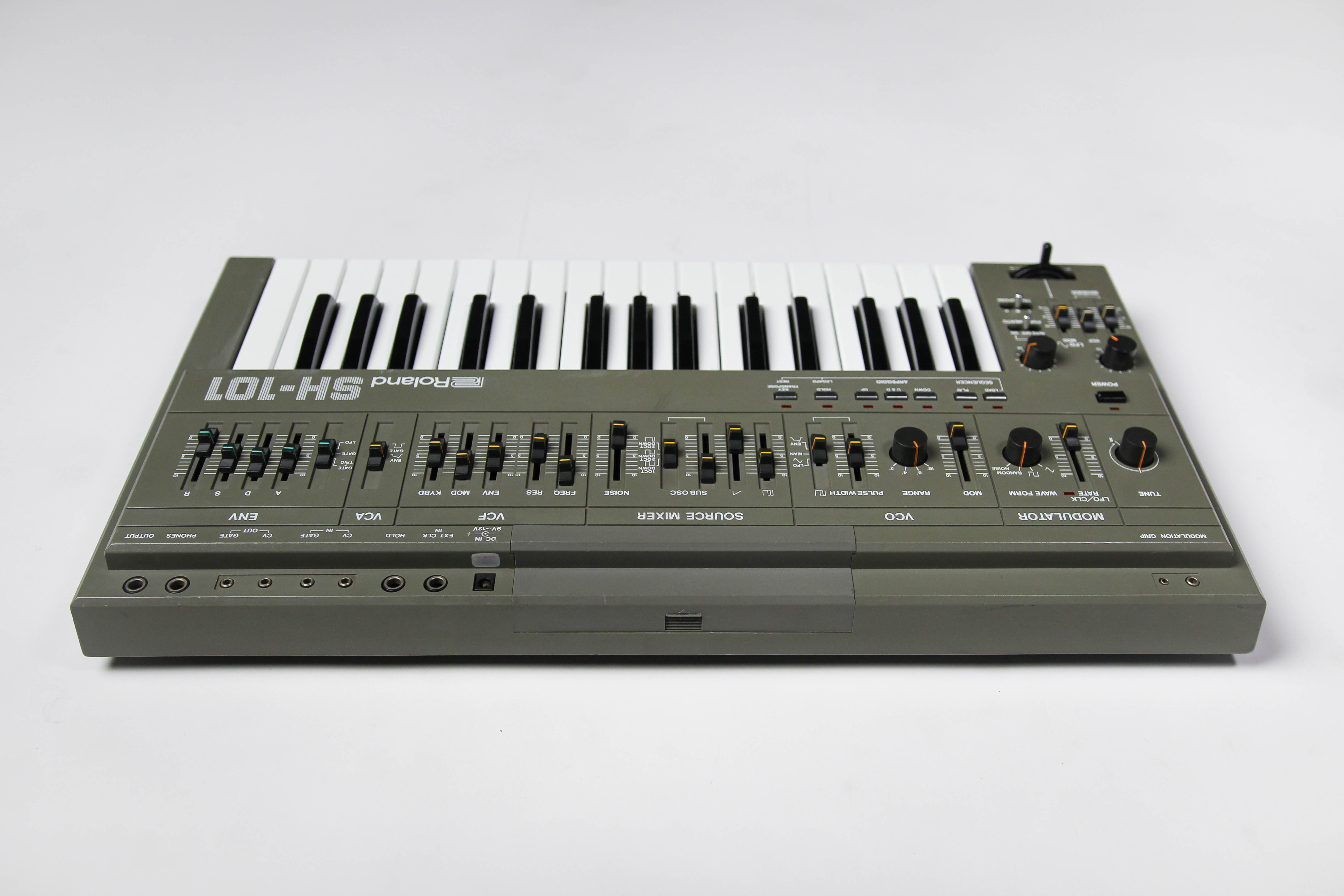 Roland SH-101 — view 11