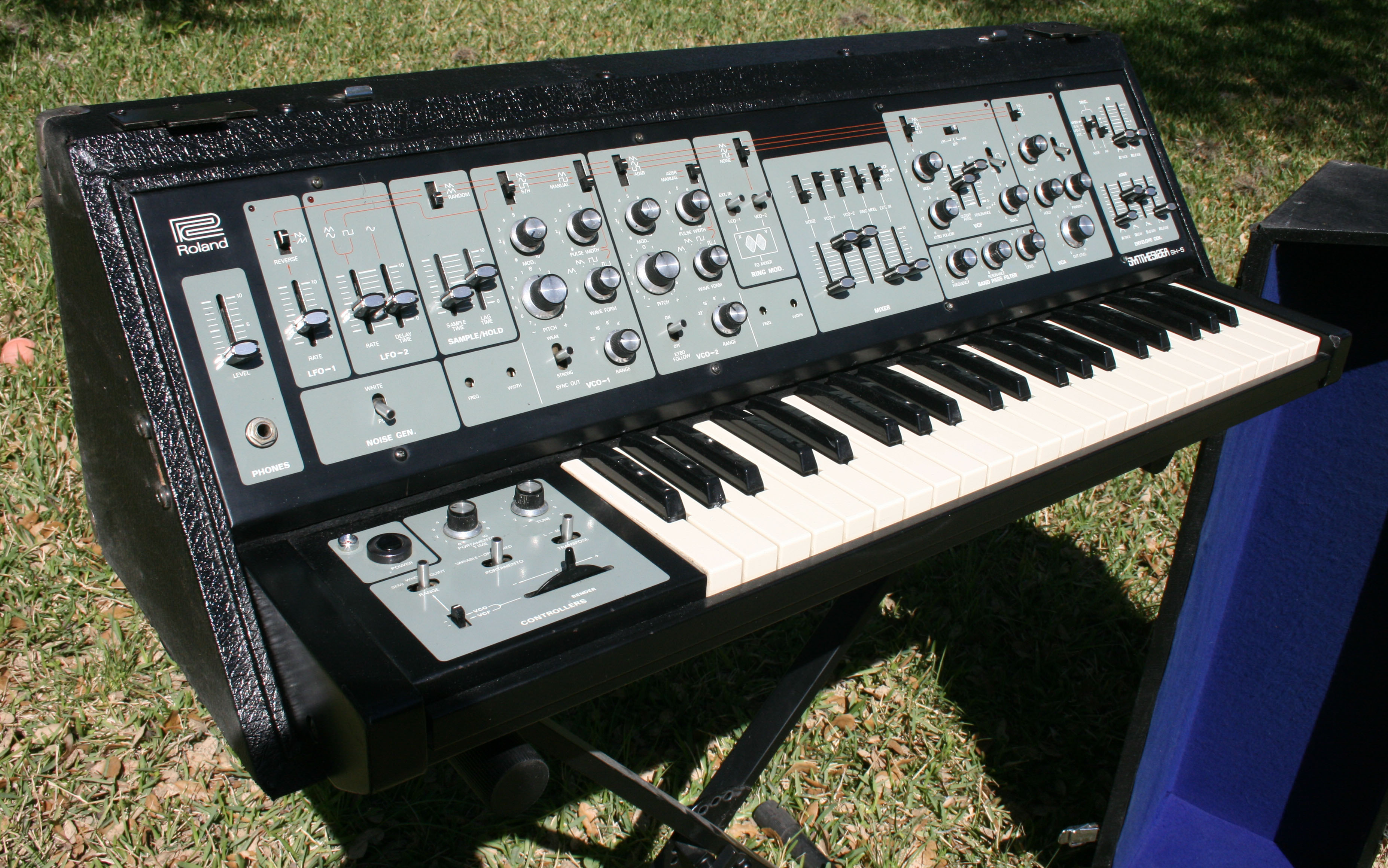 Roland SH-5