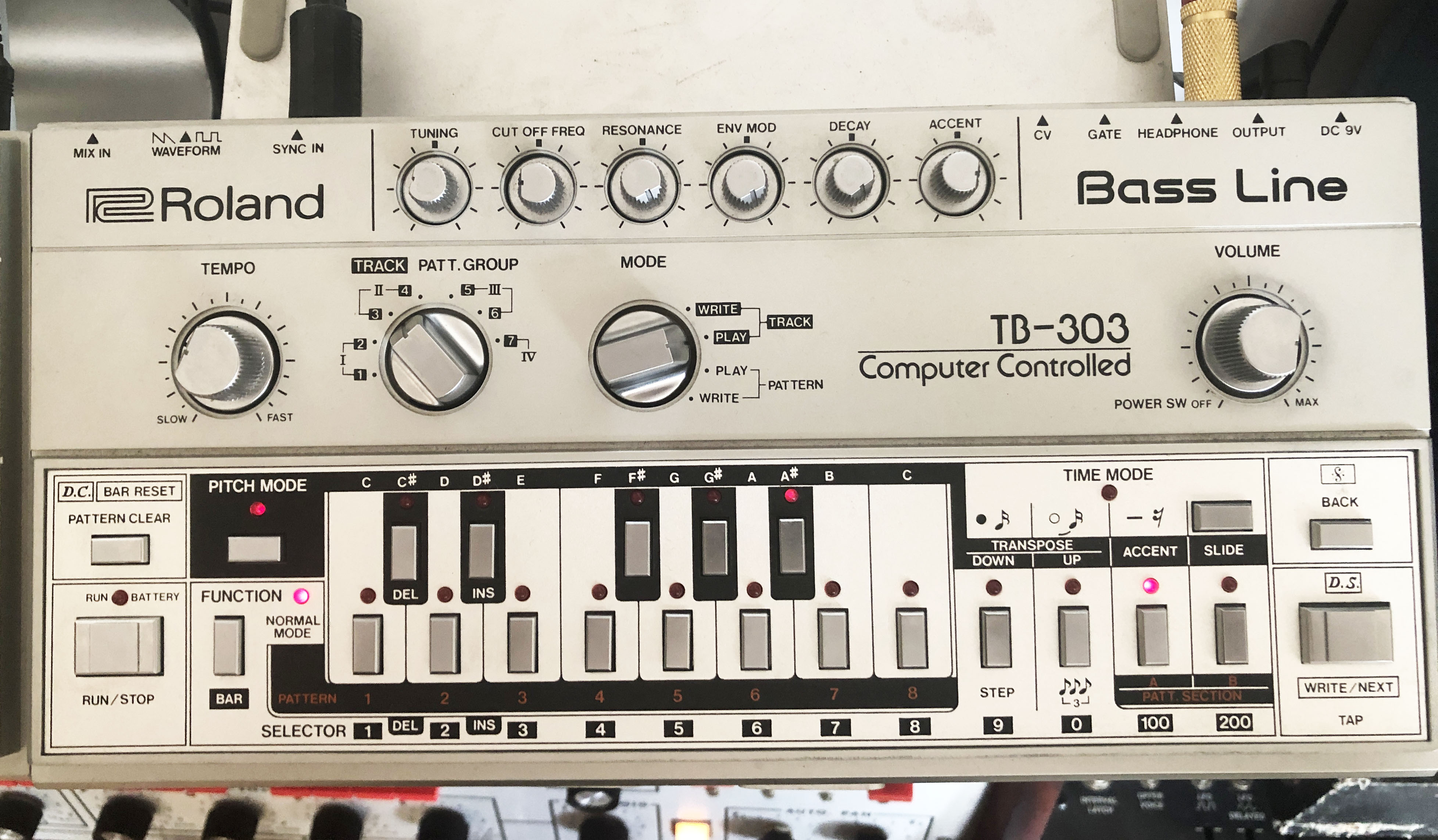 Roland TB-303