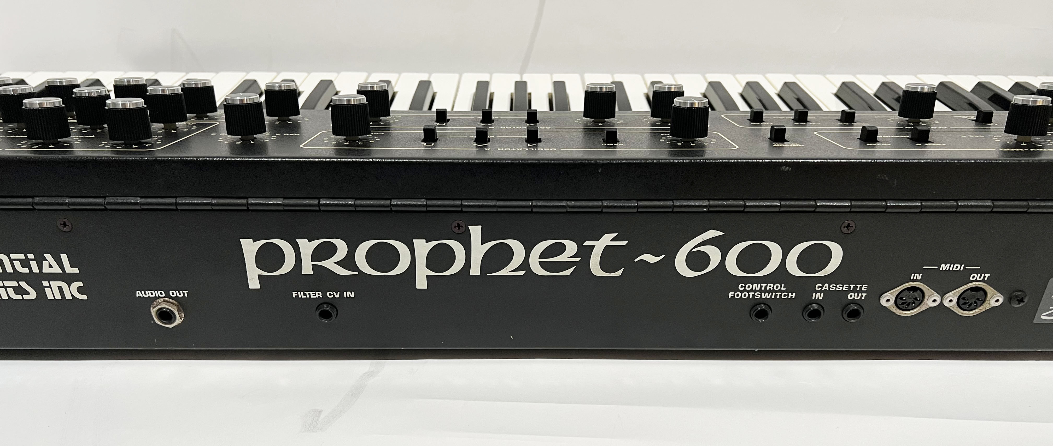 Sequential Circuits Prophet-600 — view 8