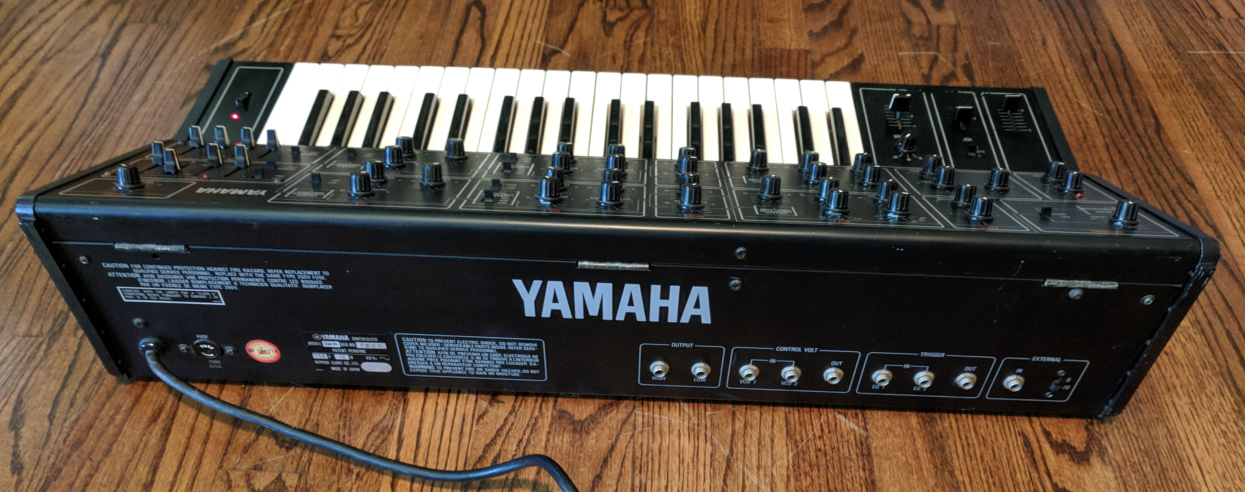 Yamaha CS15 — view 4