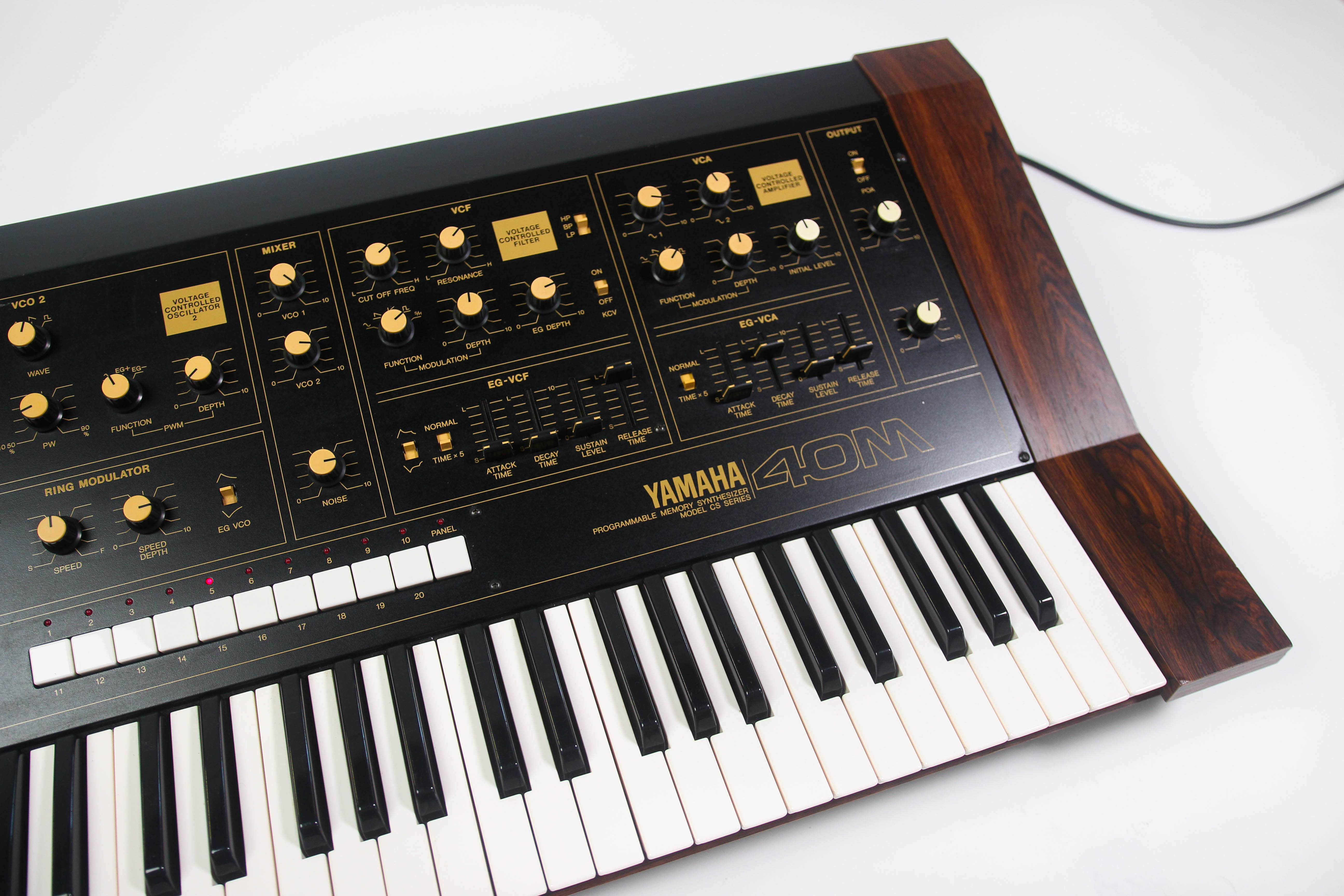 Yamaha CS40M — view 3