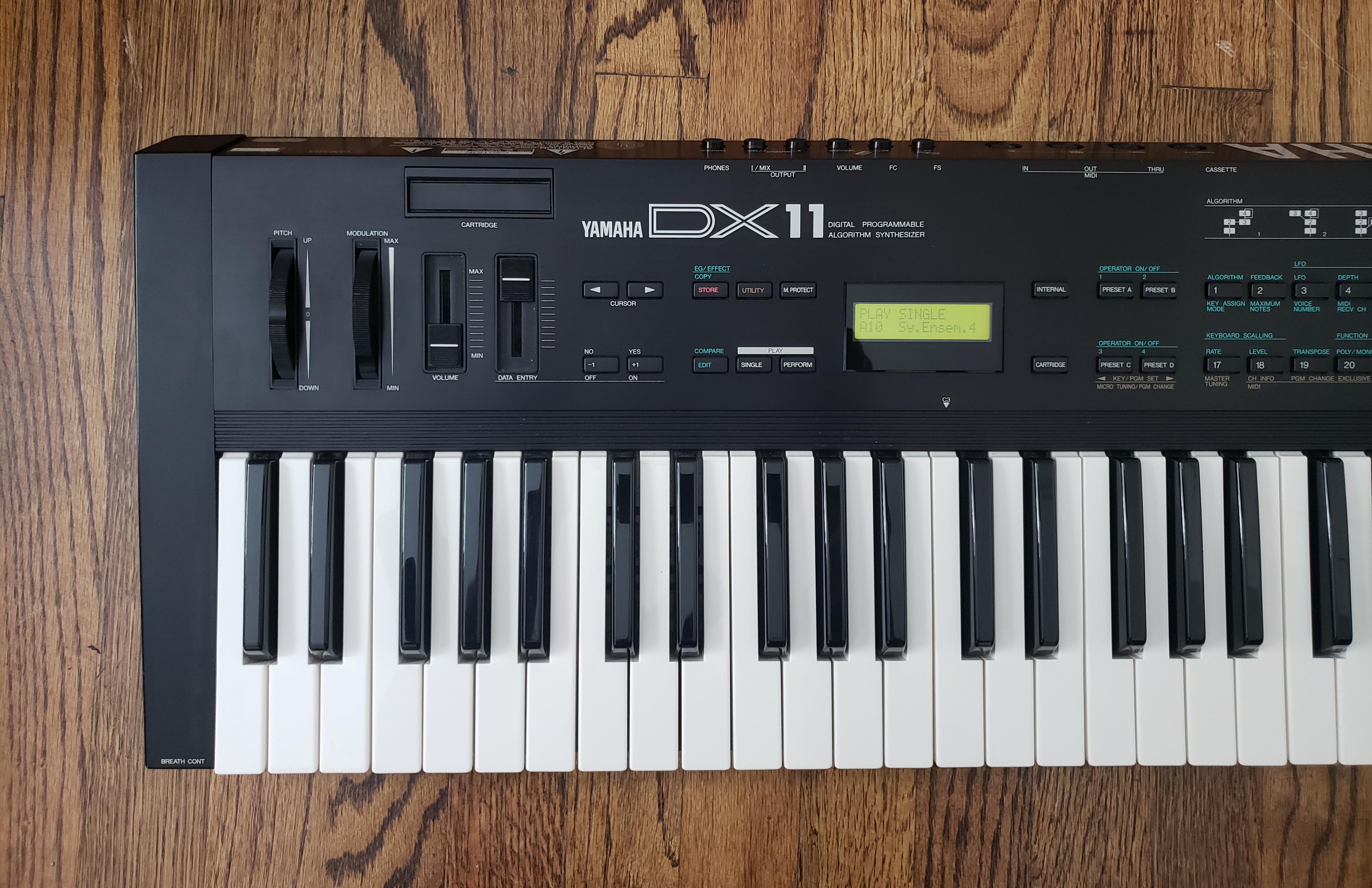 Yamaha DX11 — view 2