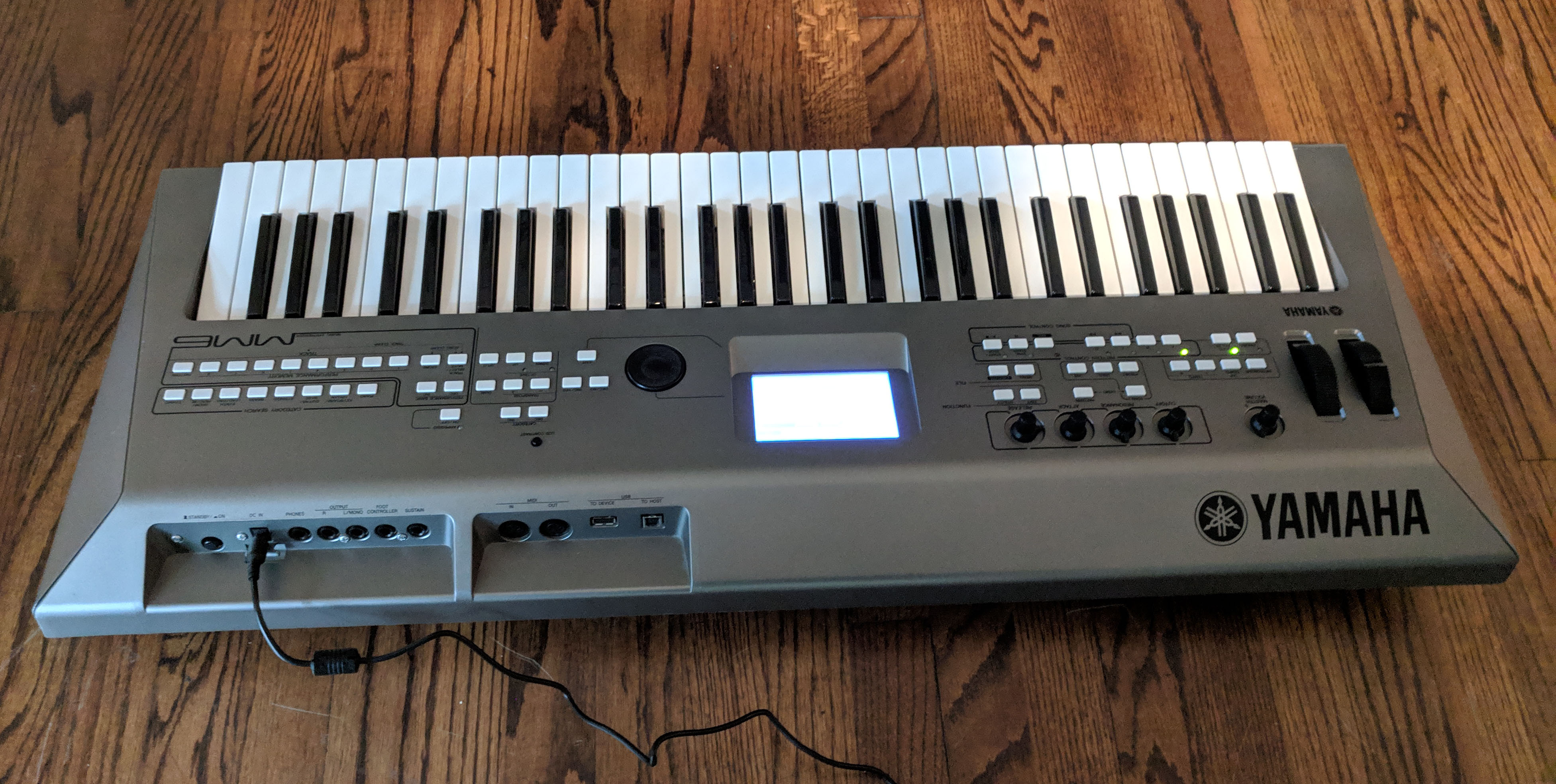 Yamaha MM6 — view 2