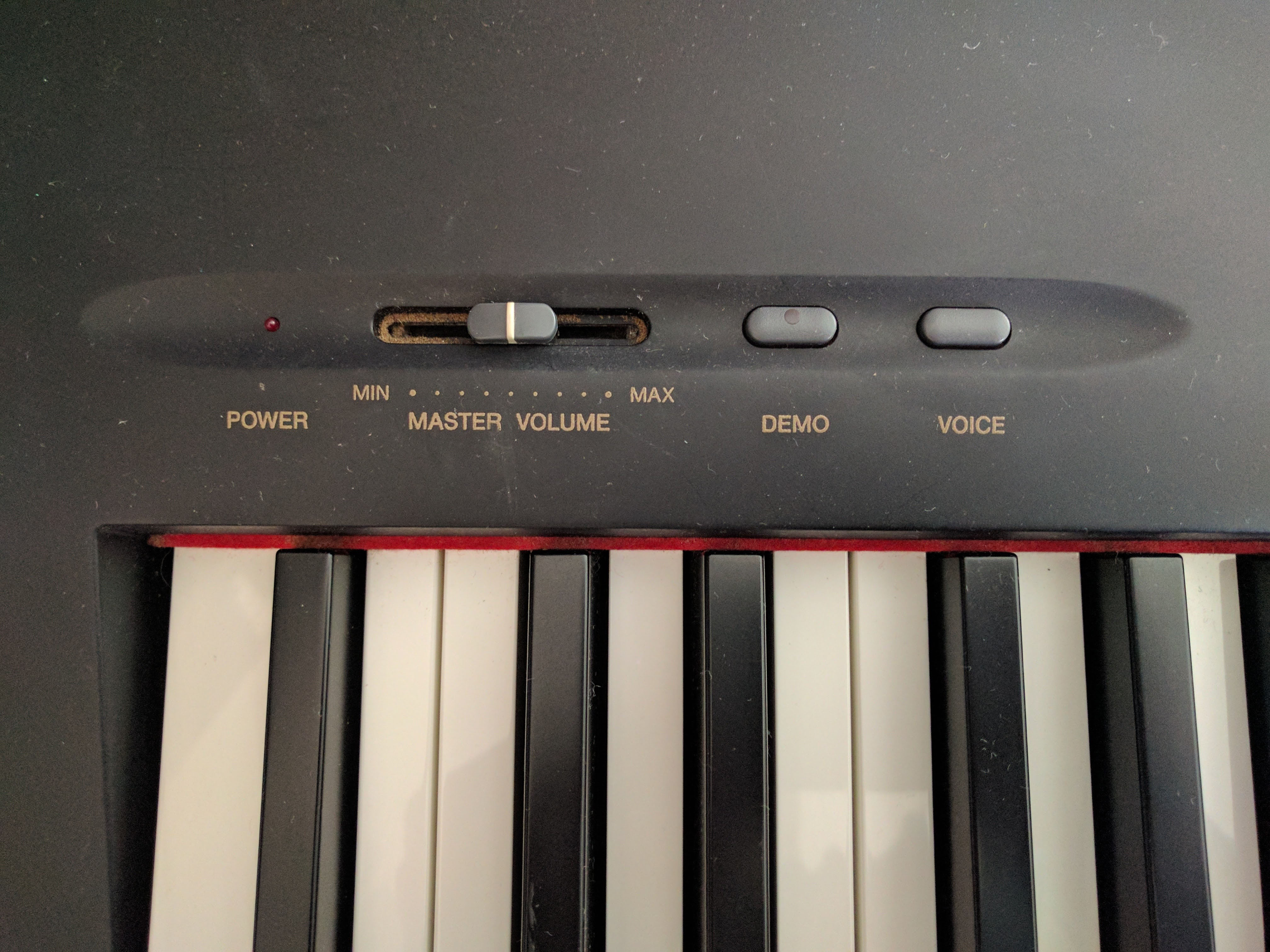Yamaha P60 — view 3