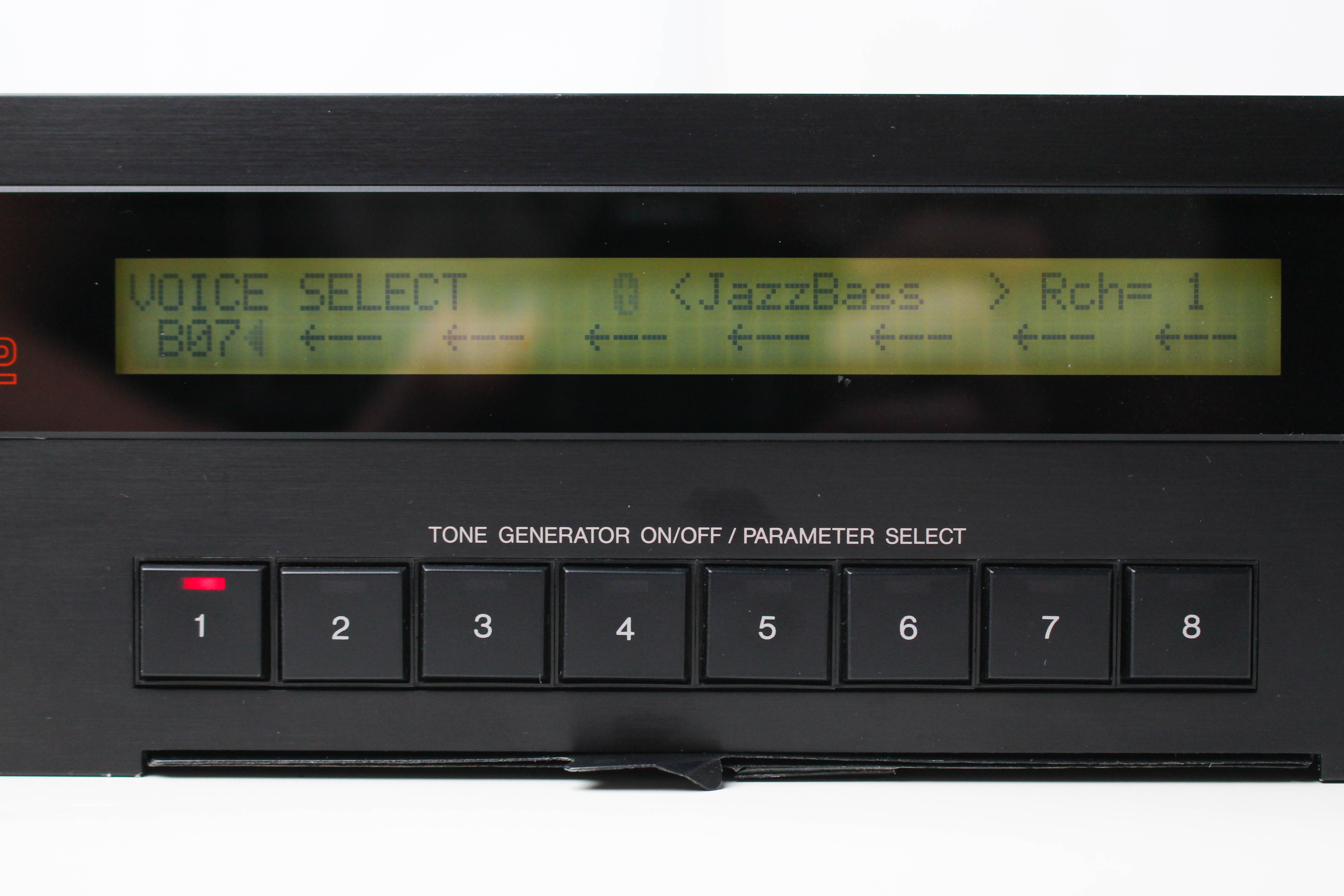 Yamaha TX802 — view 4