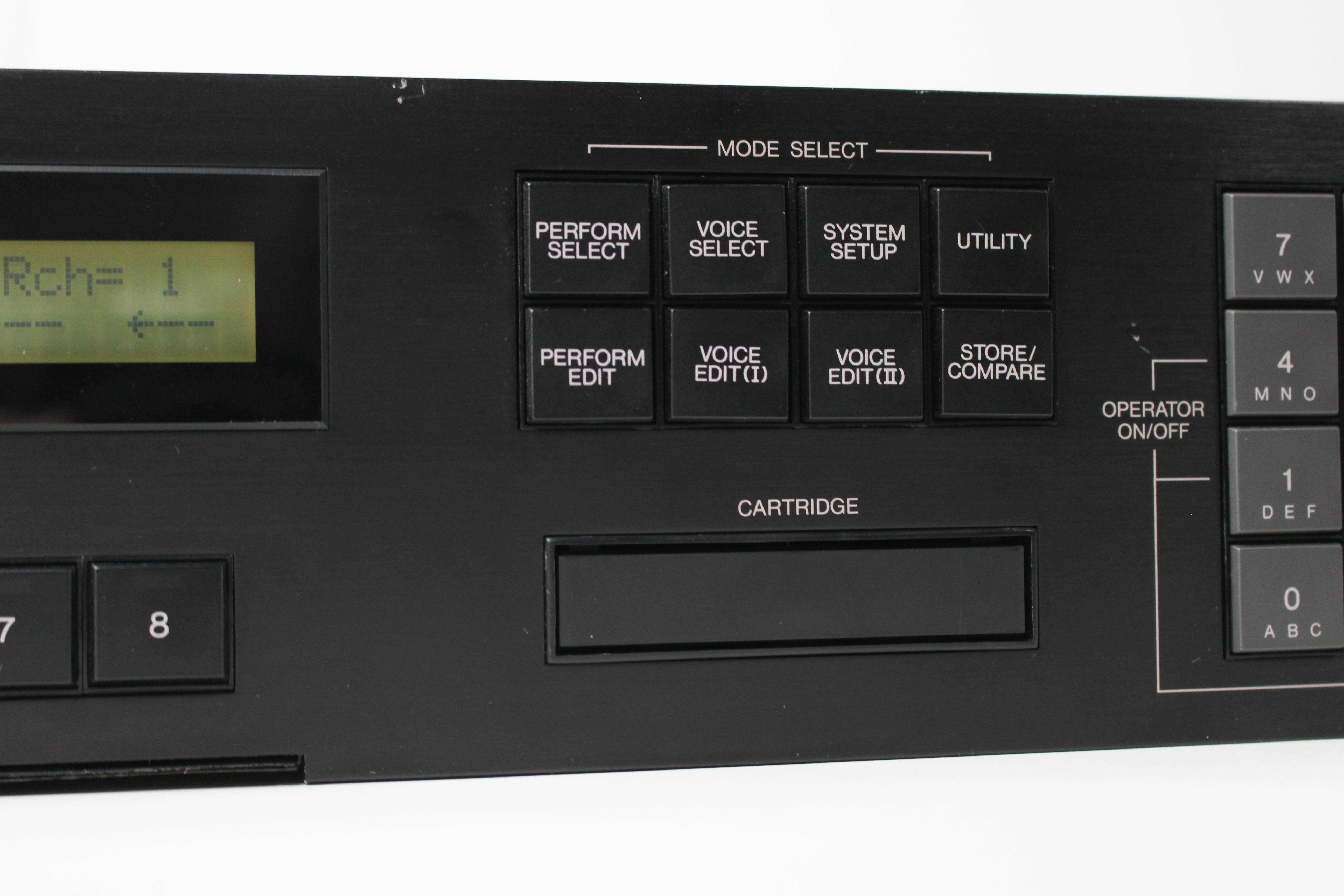 Yamaha TX802 — view 5