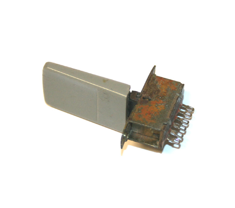 Switch, with gray paddle, Roland