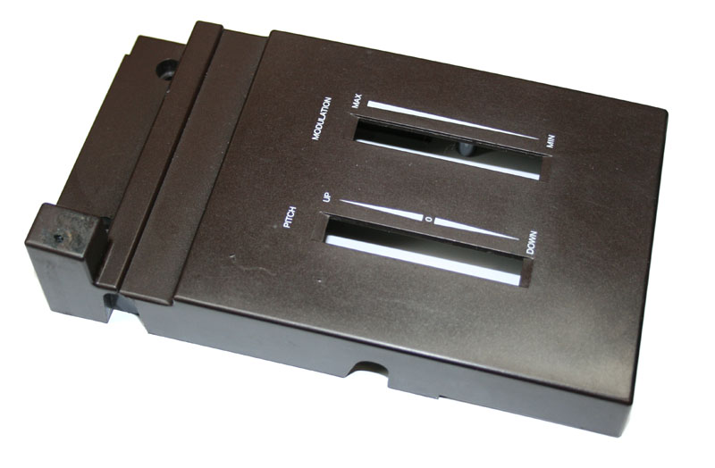 Pitch bend/mod wheel panel, Yamaha