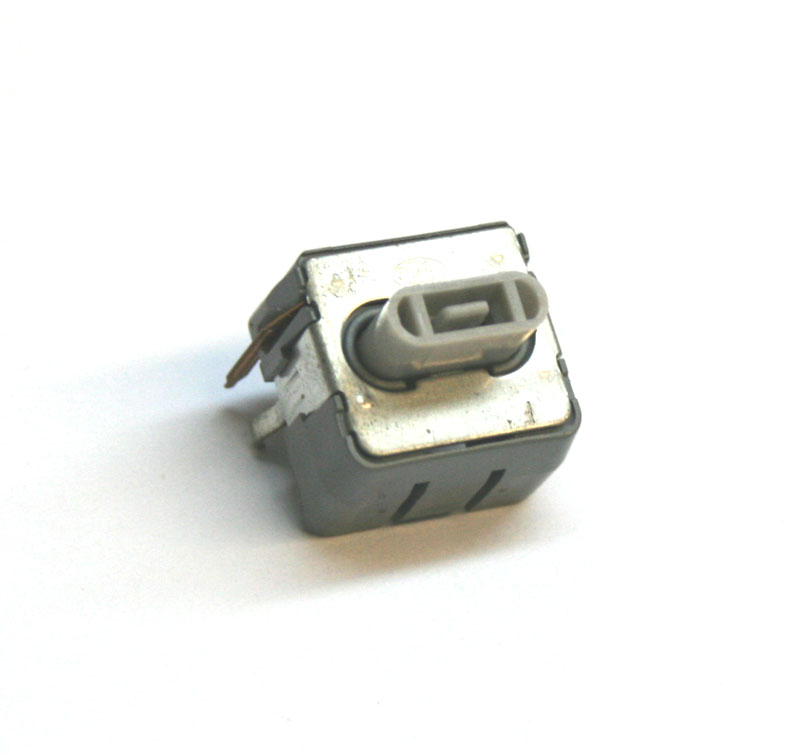 Pushbutton switch
