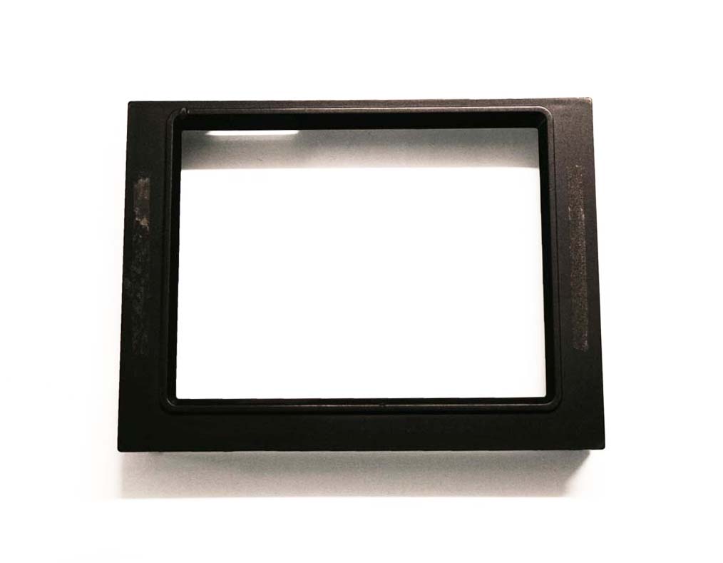 Display escutcheon, Korg