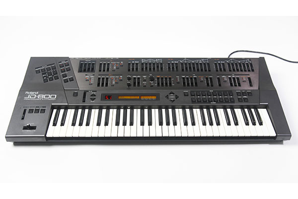 Roland JD-800 （ハードケース＆Brass Sectionカード付） 【公式通販】