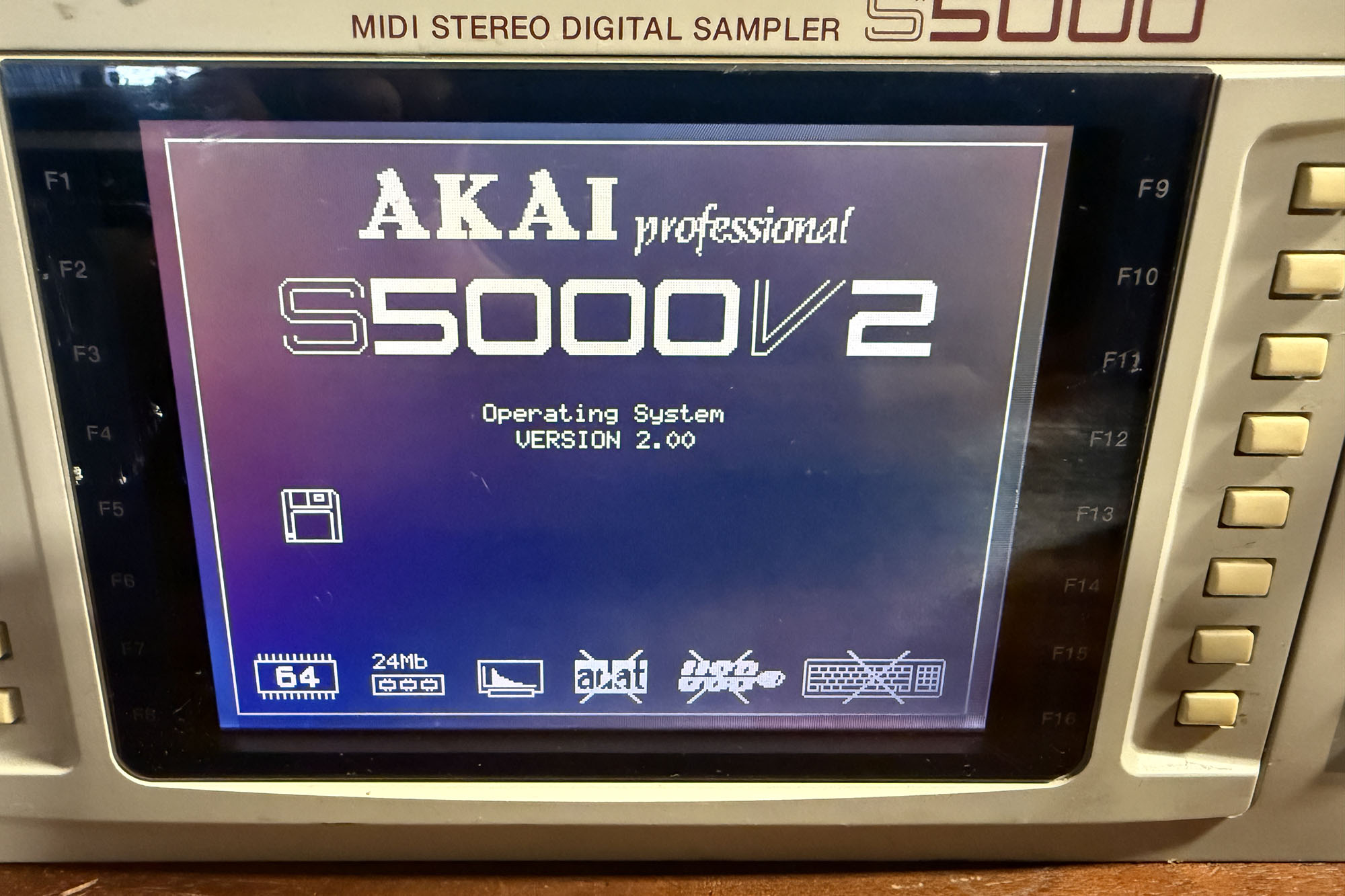AKAI S5000 V2 — view 4