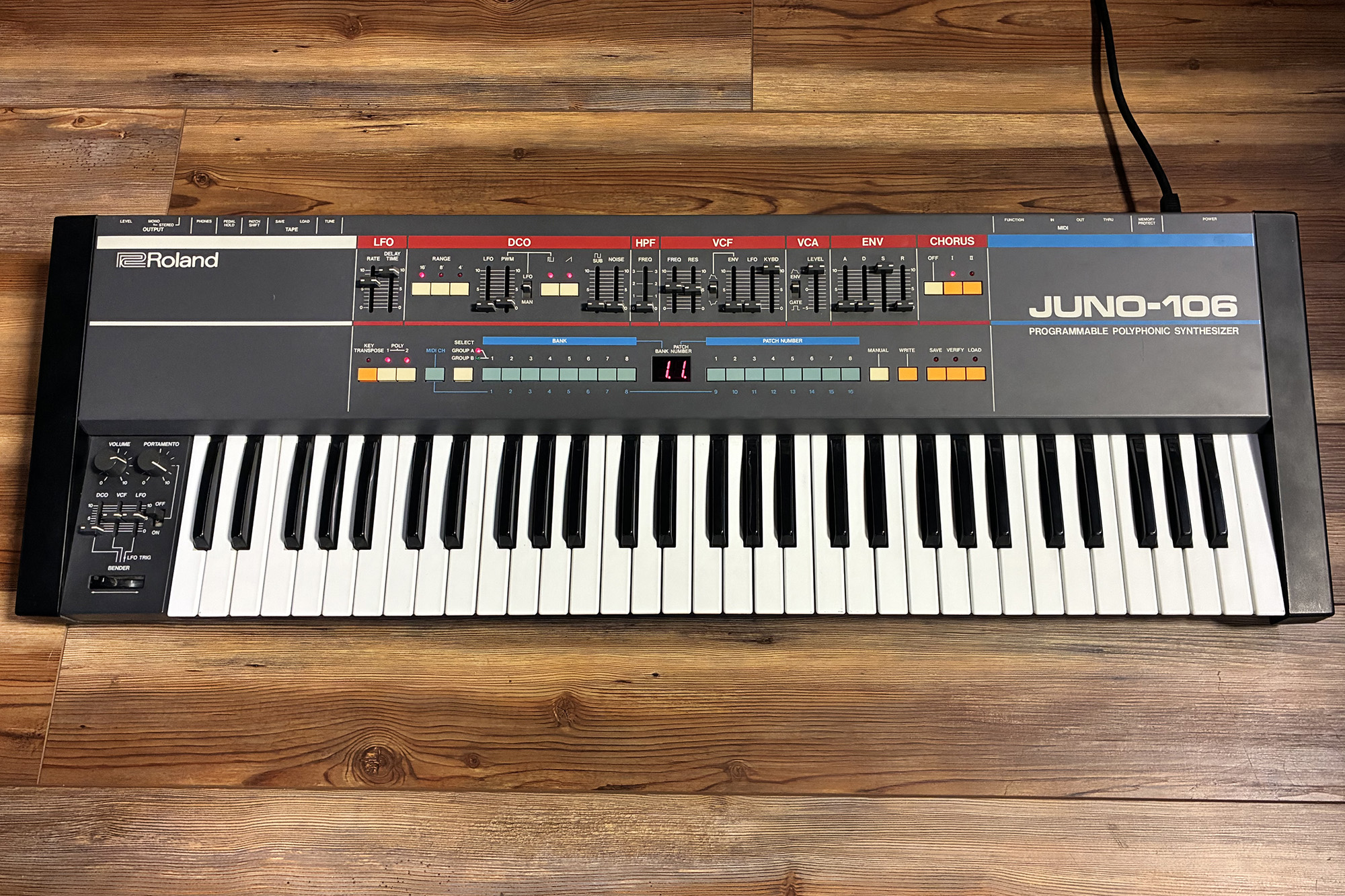 Roland Juno-106