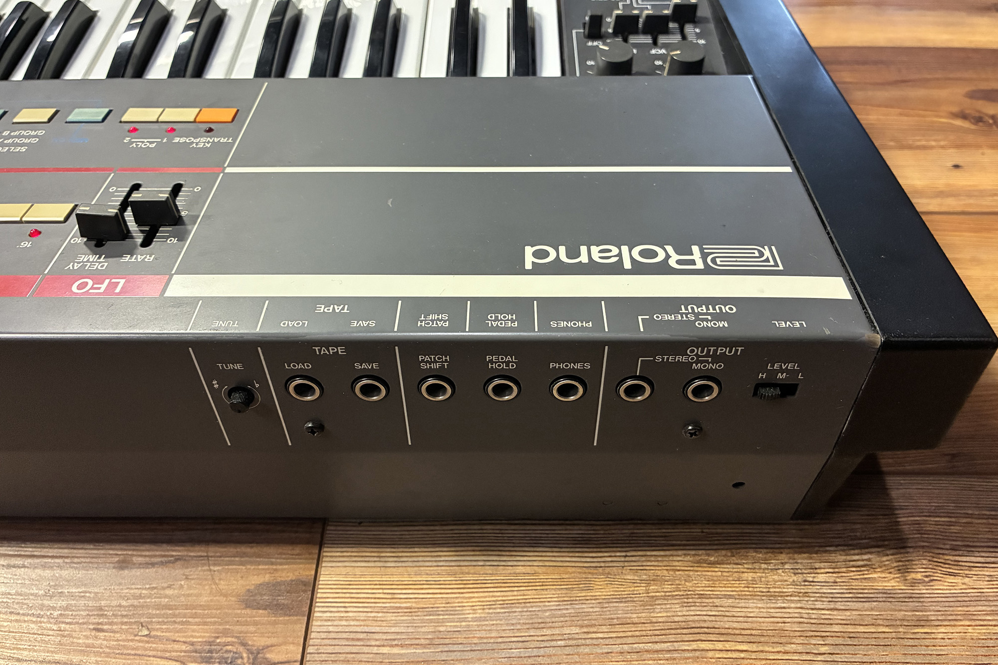 Roland Juno-106 — view 5
