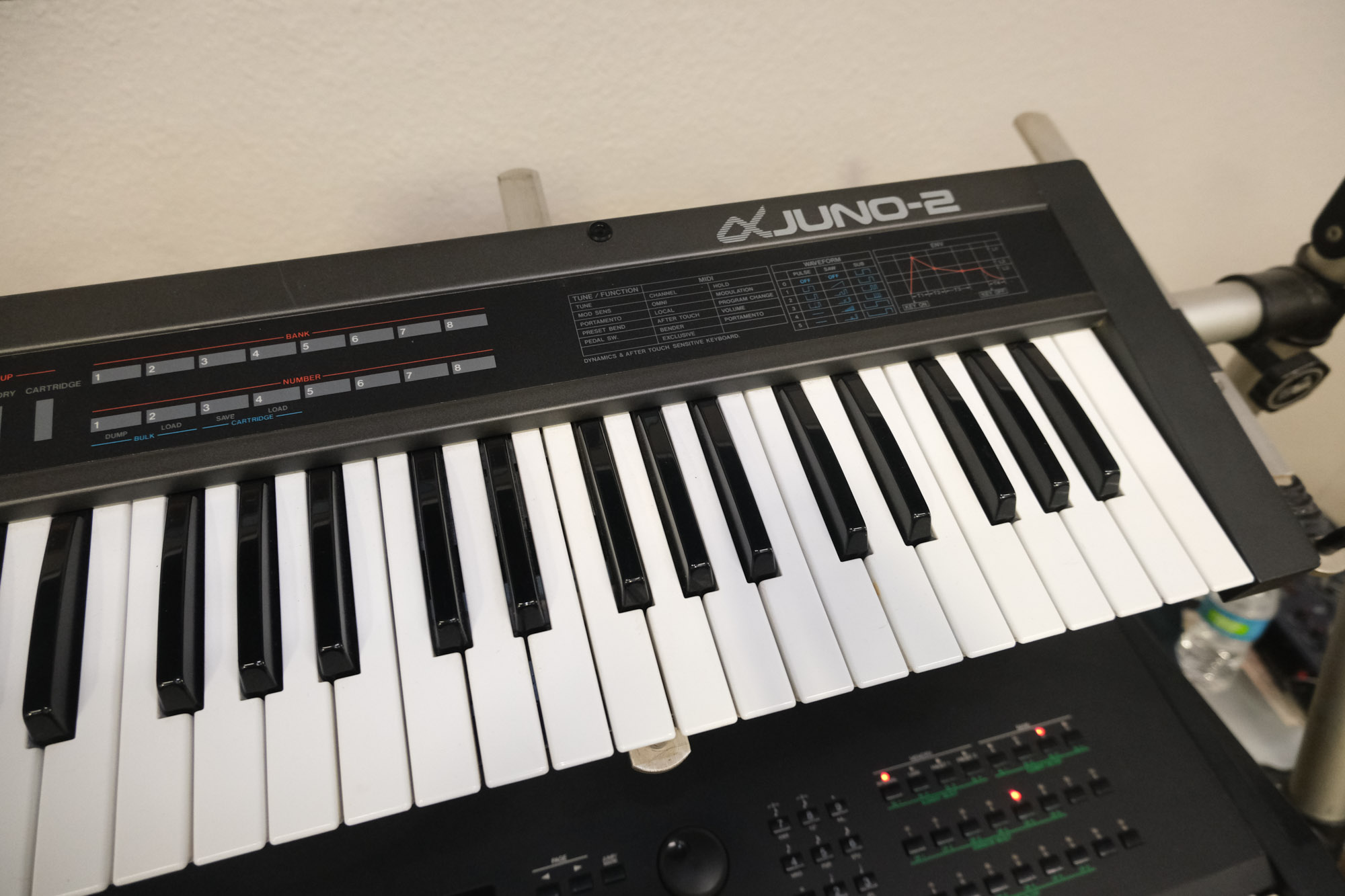 Roland Alpha Juno-2
