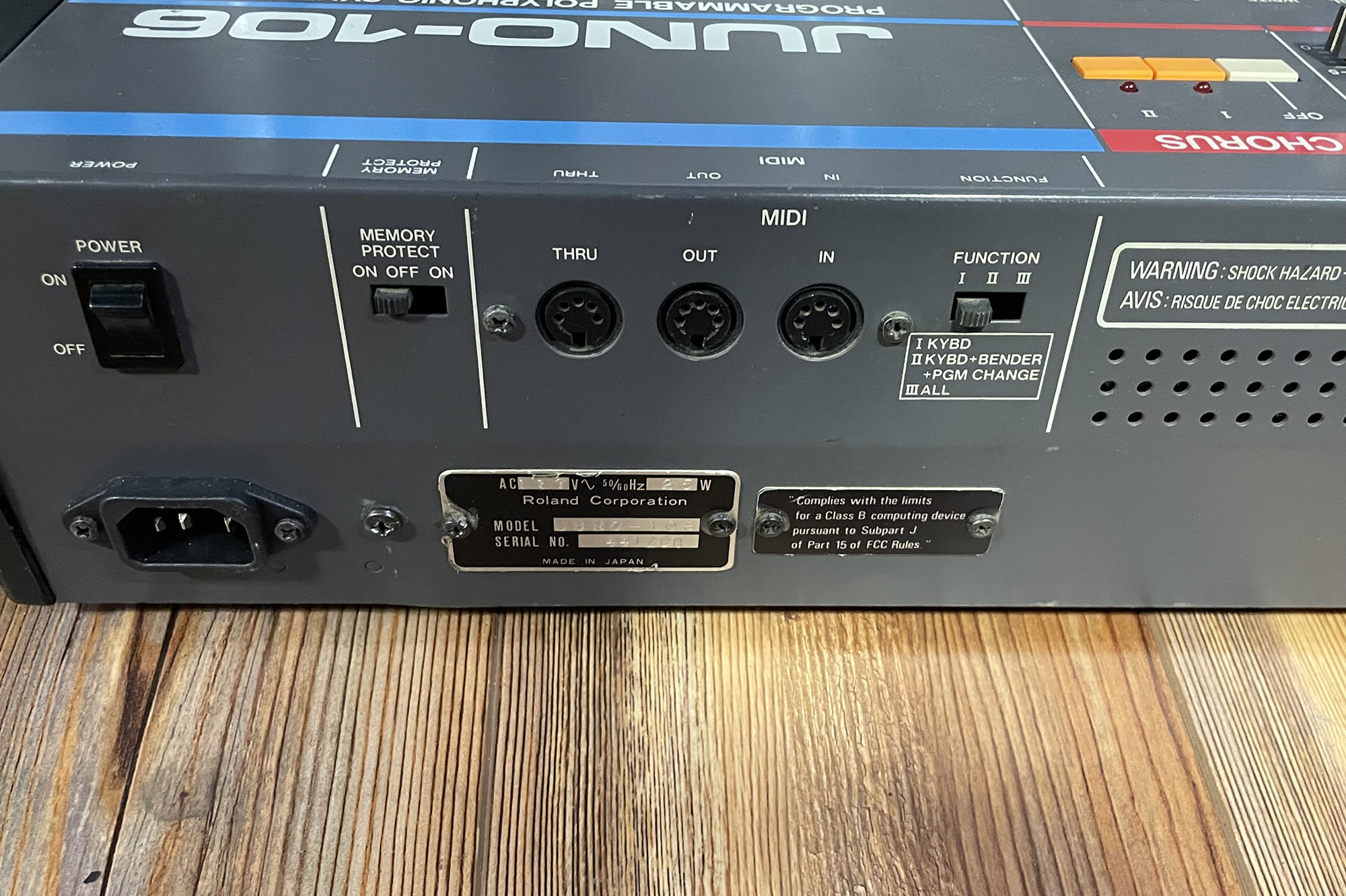Roland Juno-106 — view 3