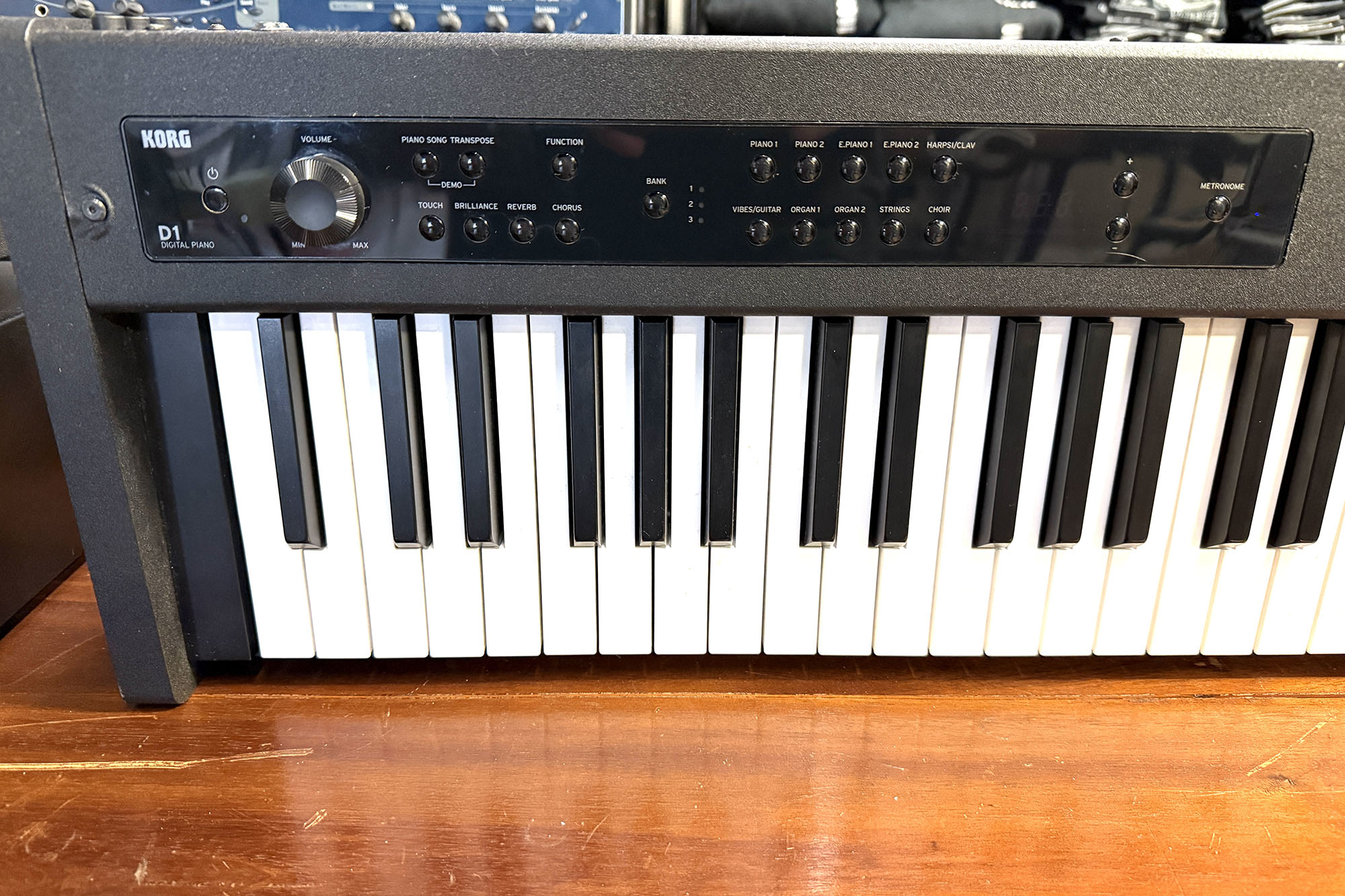 Korg D1 — view 3